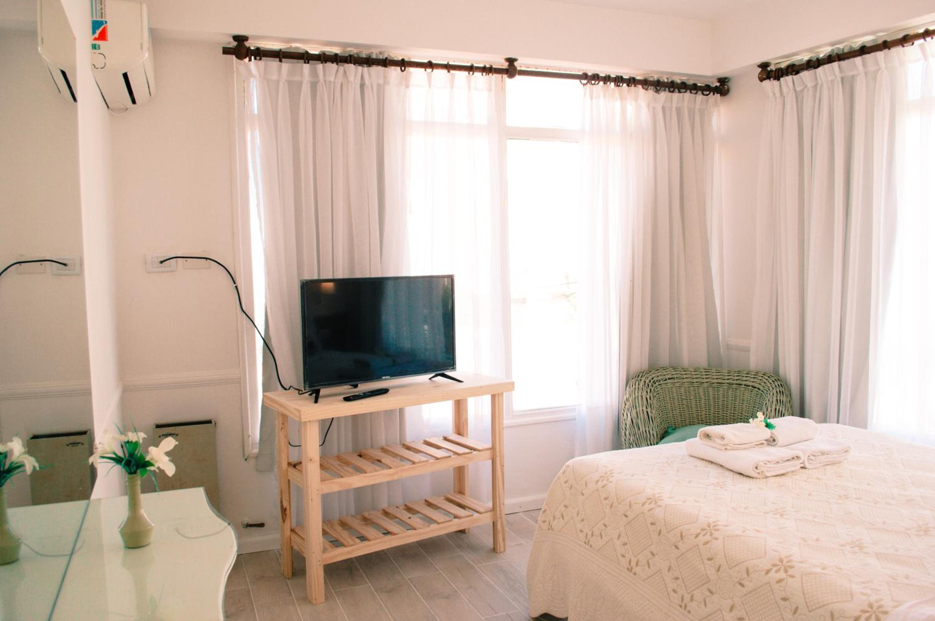 Deluxe Double Room with Side Sea View photo 3