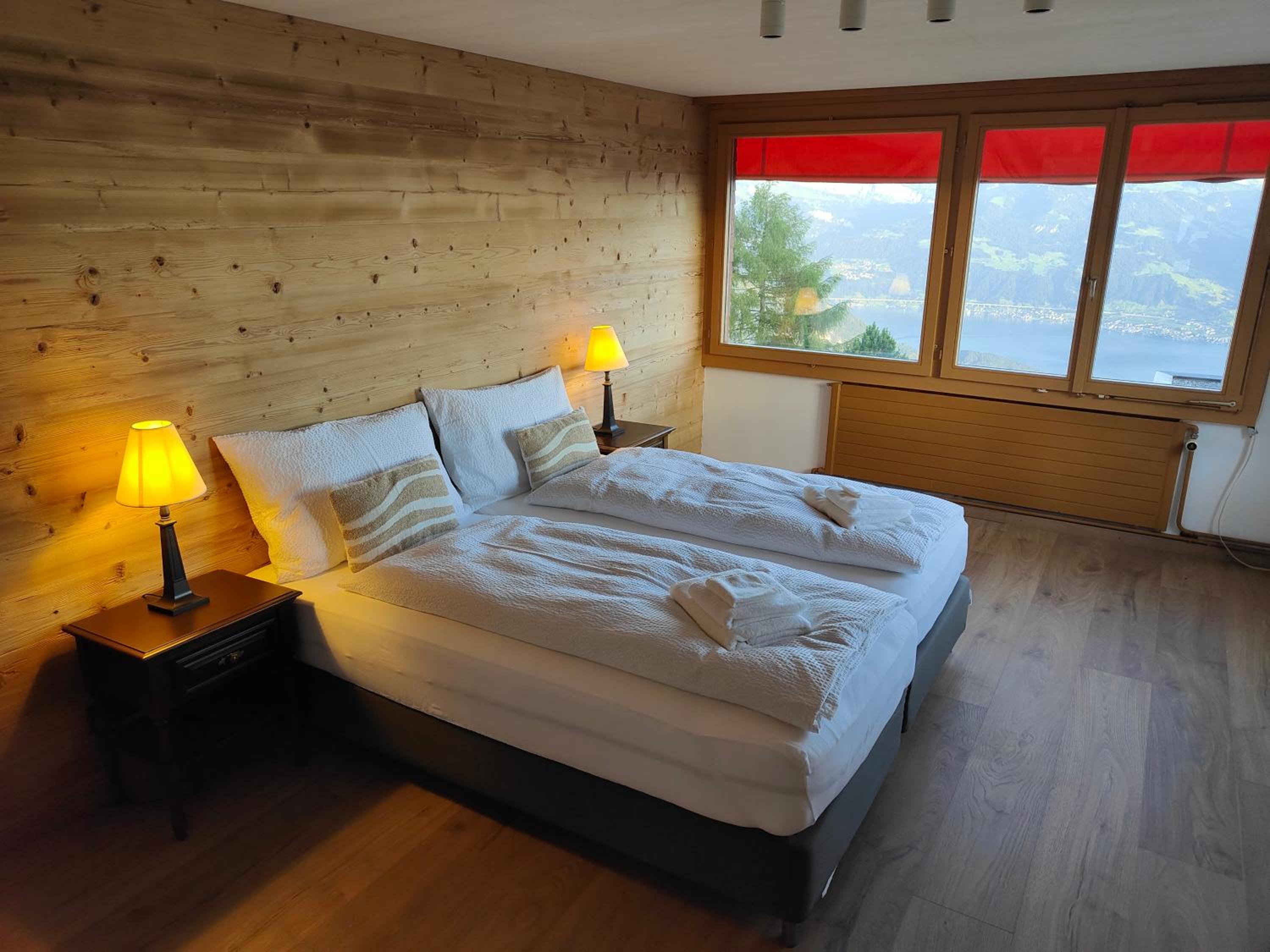 Standard Room with Lake and Mountain View - Photo 6
