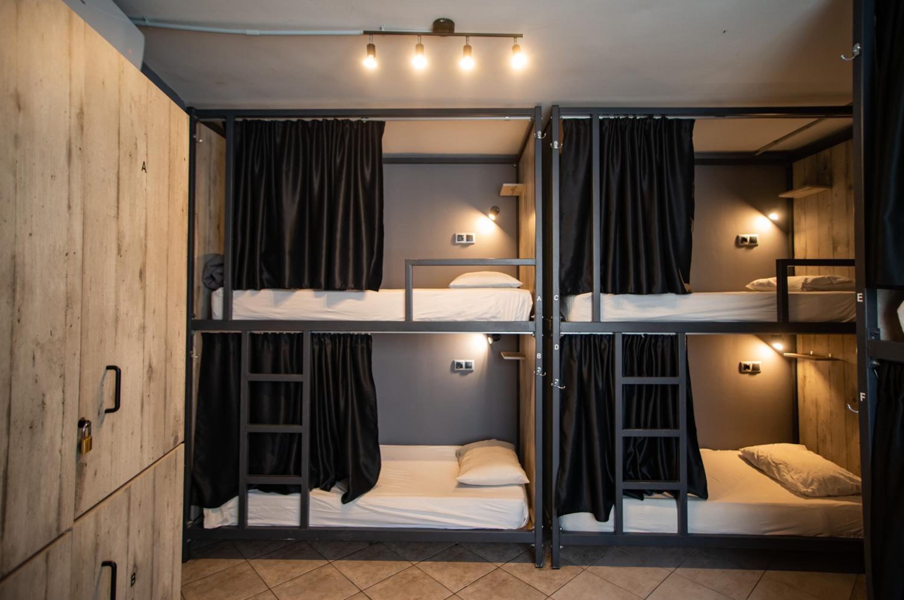 Bed in 6-Bed Mixed Dormitory Room photo 3