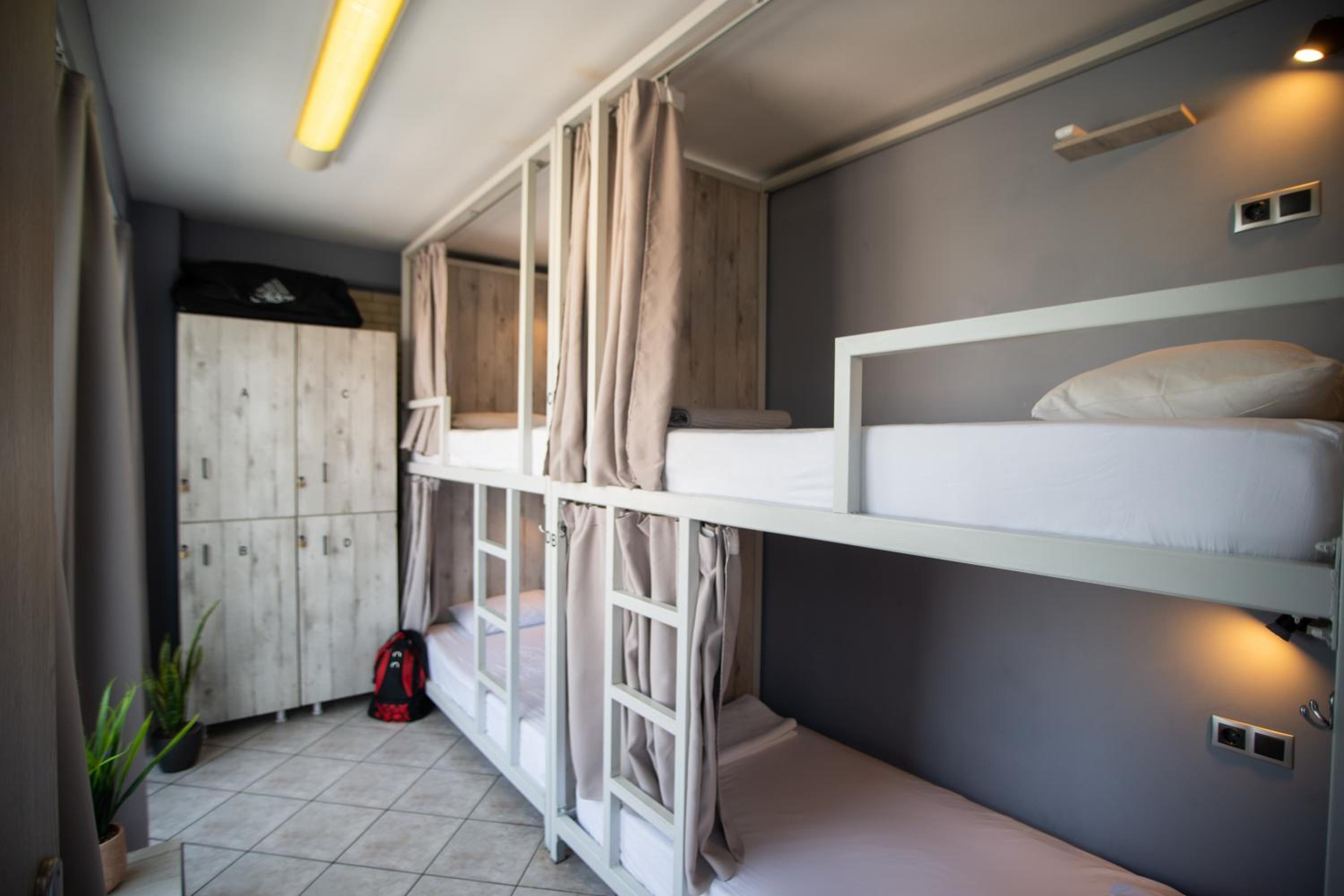 Bed in 6-Bed Mixed Dormitory Room  with Private Terrace photo 2