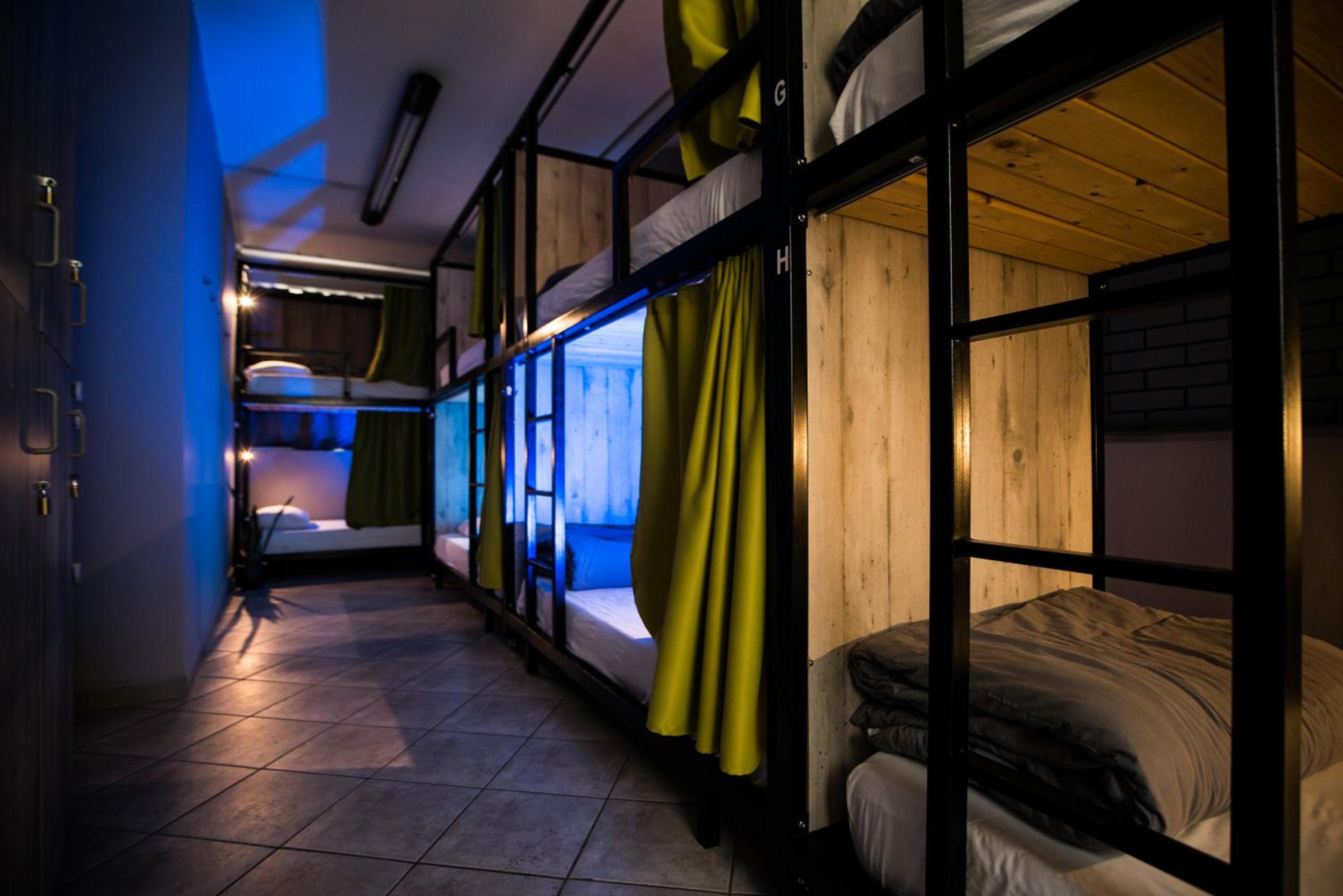 Bed in 6-Bed Dormitory Room photo 3