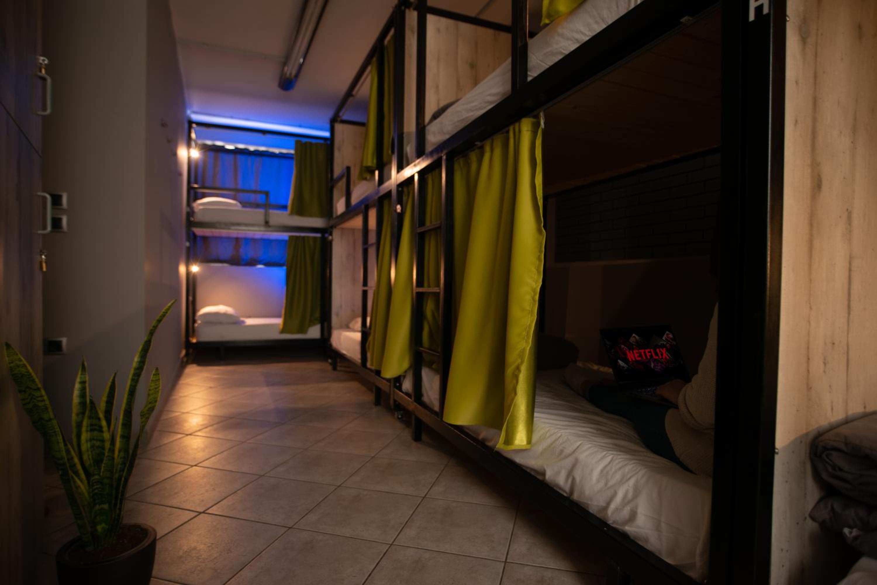Bed in 6-Bed Female Dormitory Room photo 2