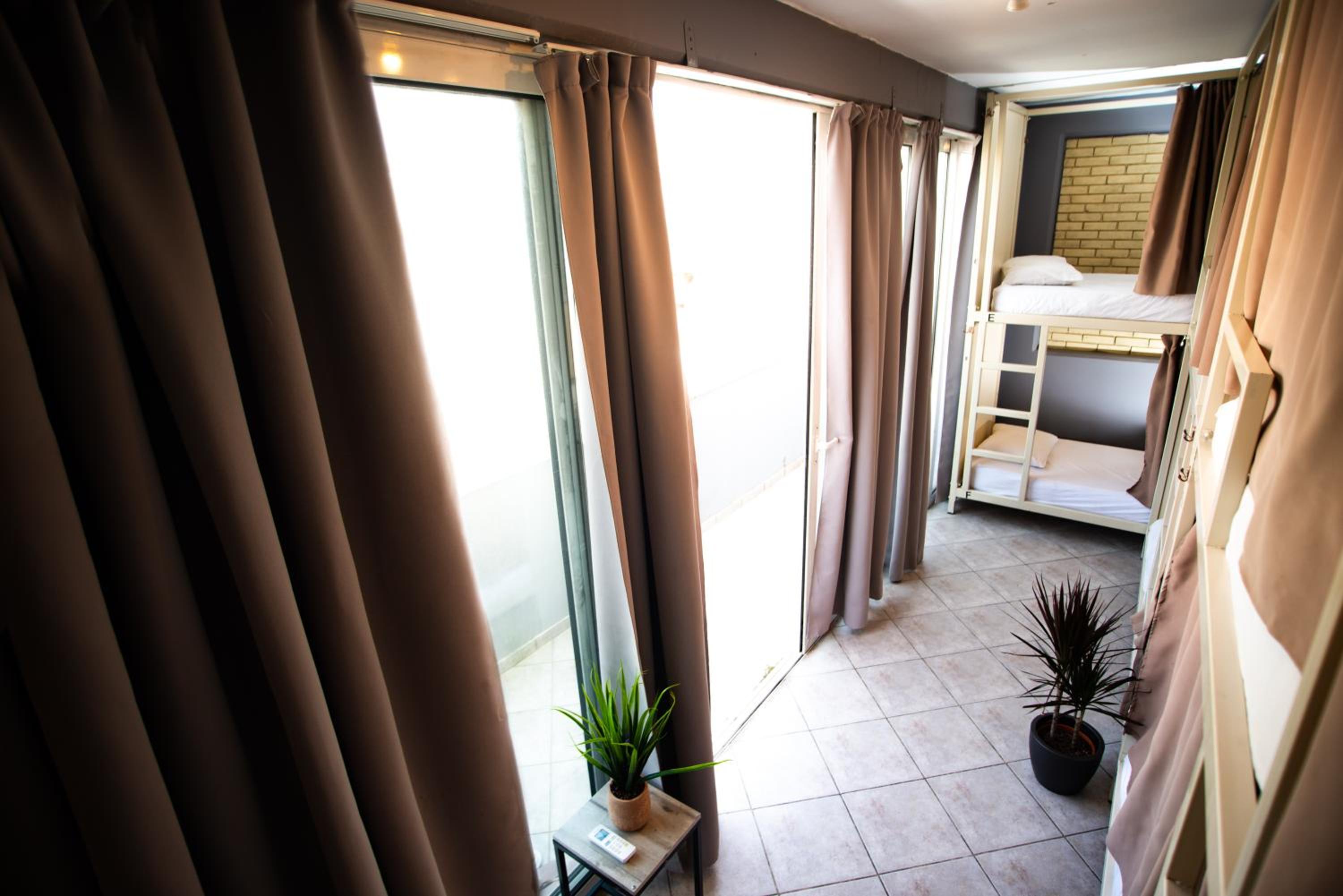 Bed in 6-Bed Mixed Dormitory Room  with Private Terrace photo 3