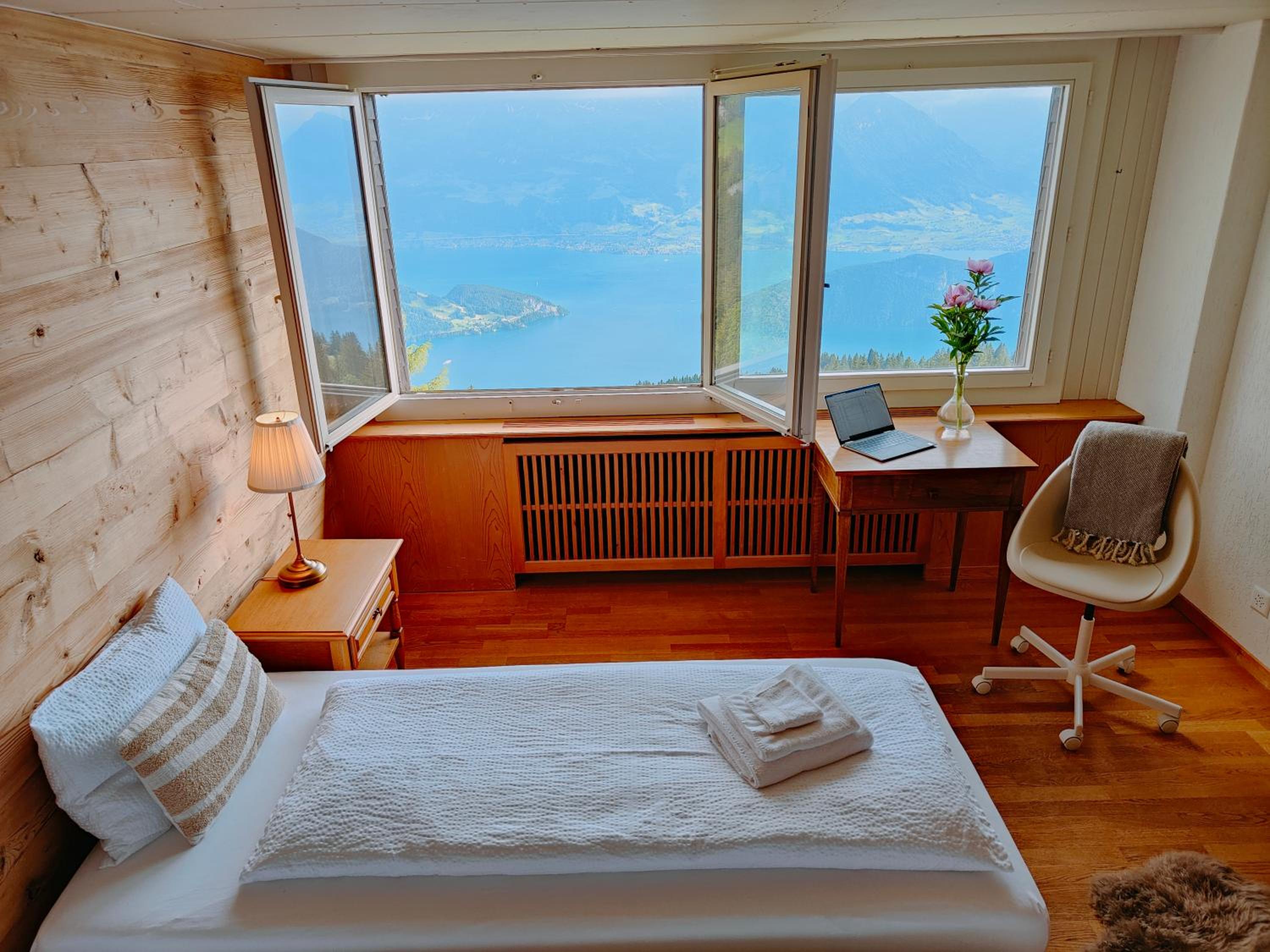 Standard Room with Lake and Mountain View - Photo 4