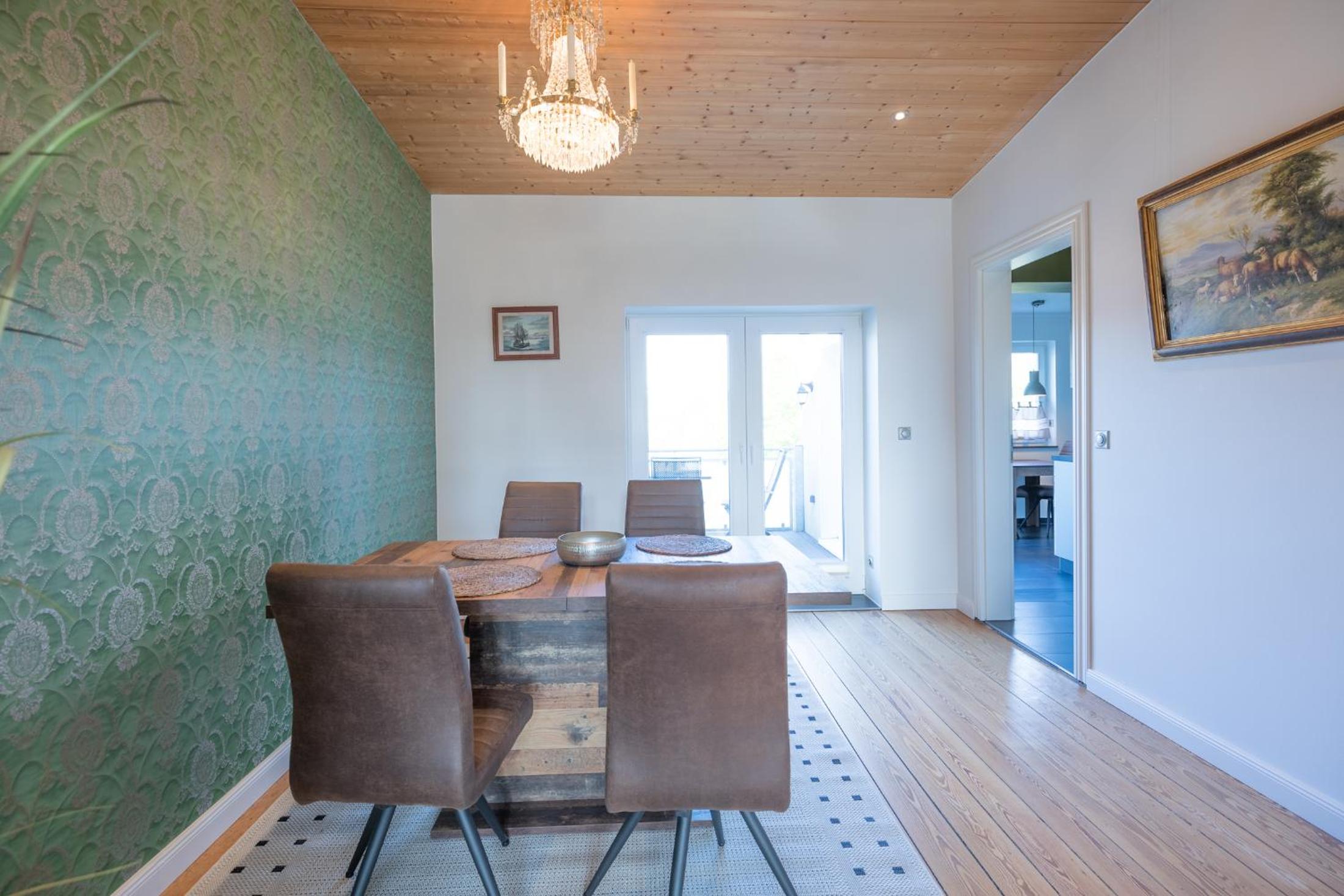Apartment with Balcony photo 3