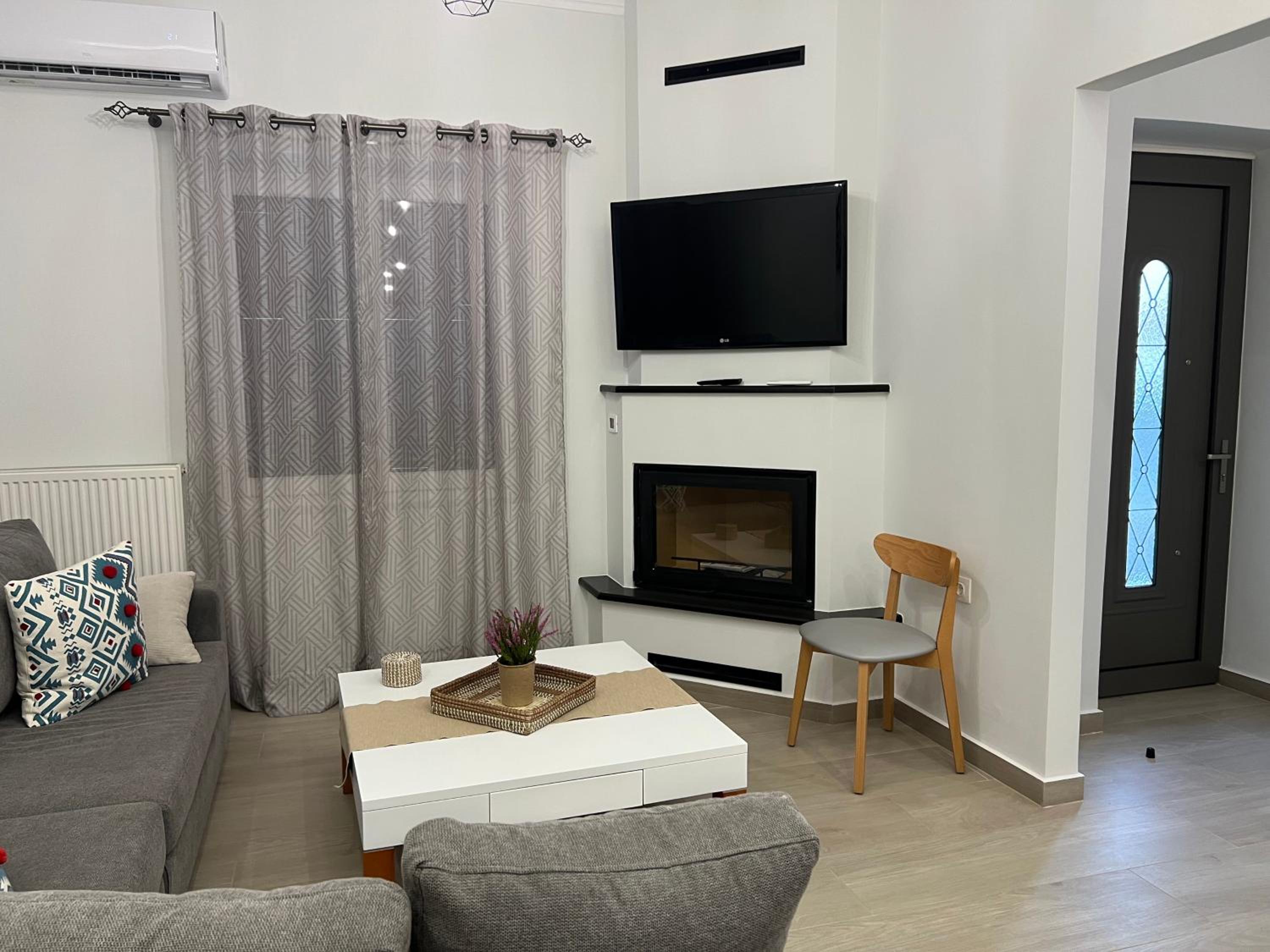 One-Bedroom House photo 1