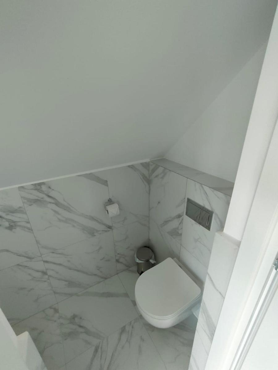 Three-Bedroom House photo 3