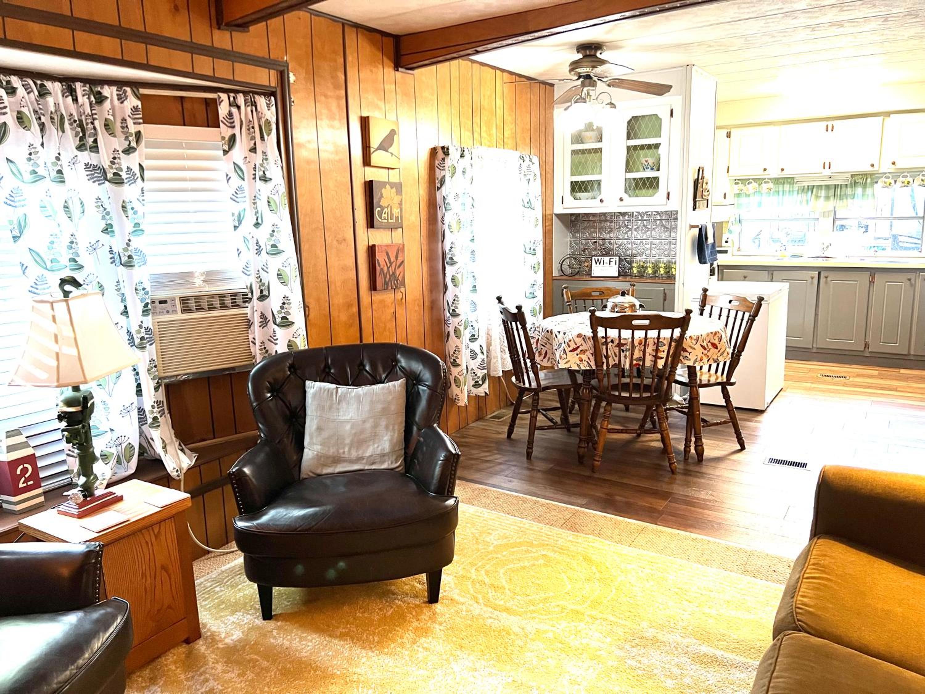 Mobile Home photo 2