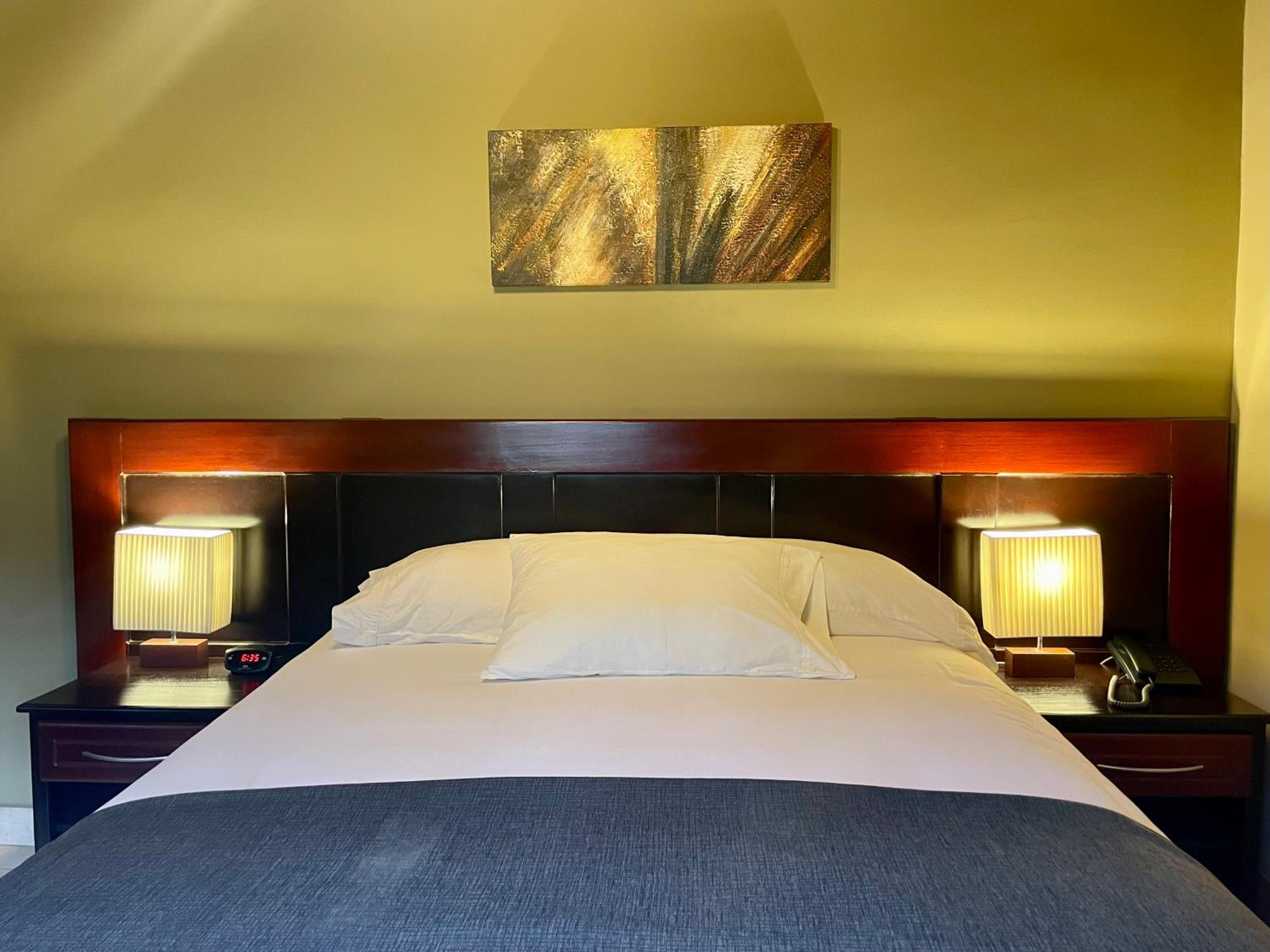 Standard Queen Room photo 1