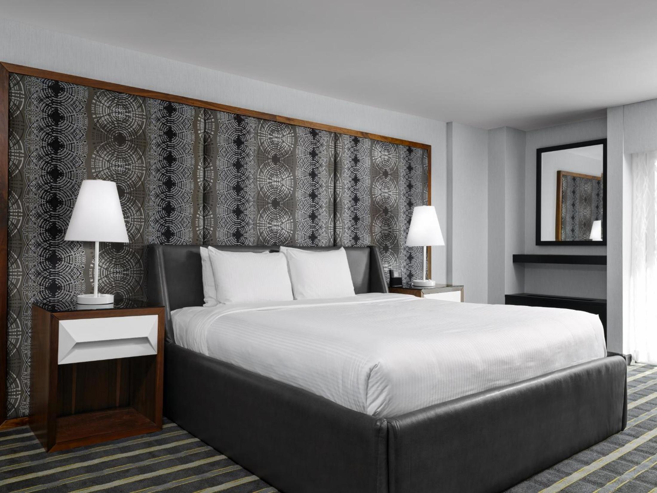 Luxury King Room with Balcony photo 1