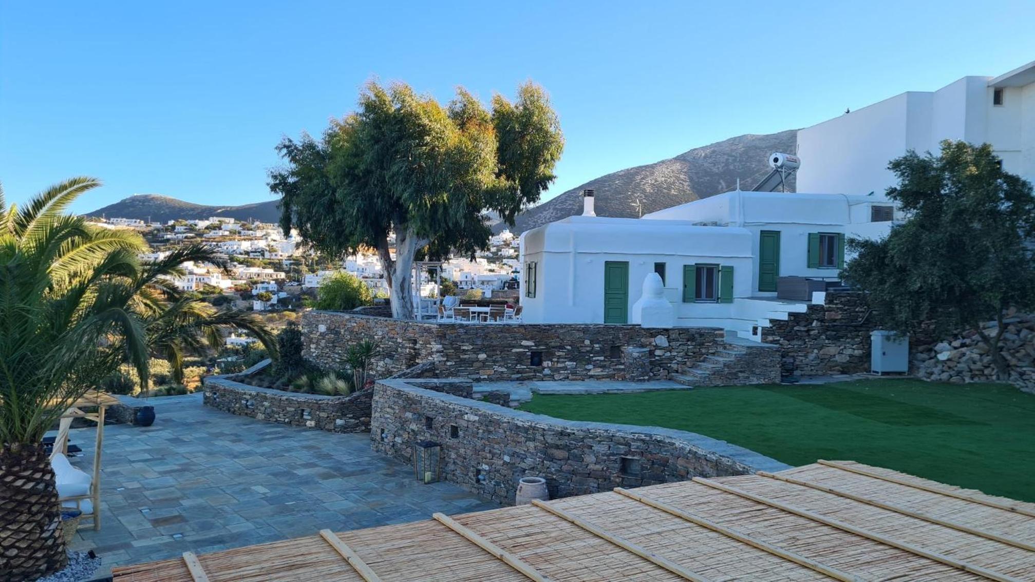 Three-Bedroom Villa photo 2
