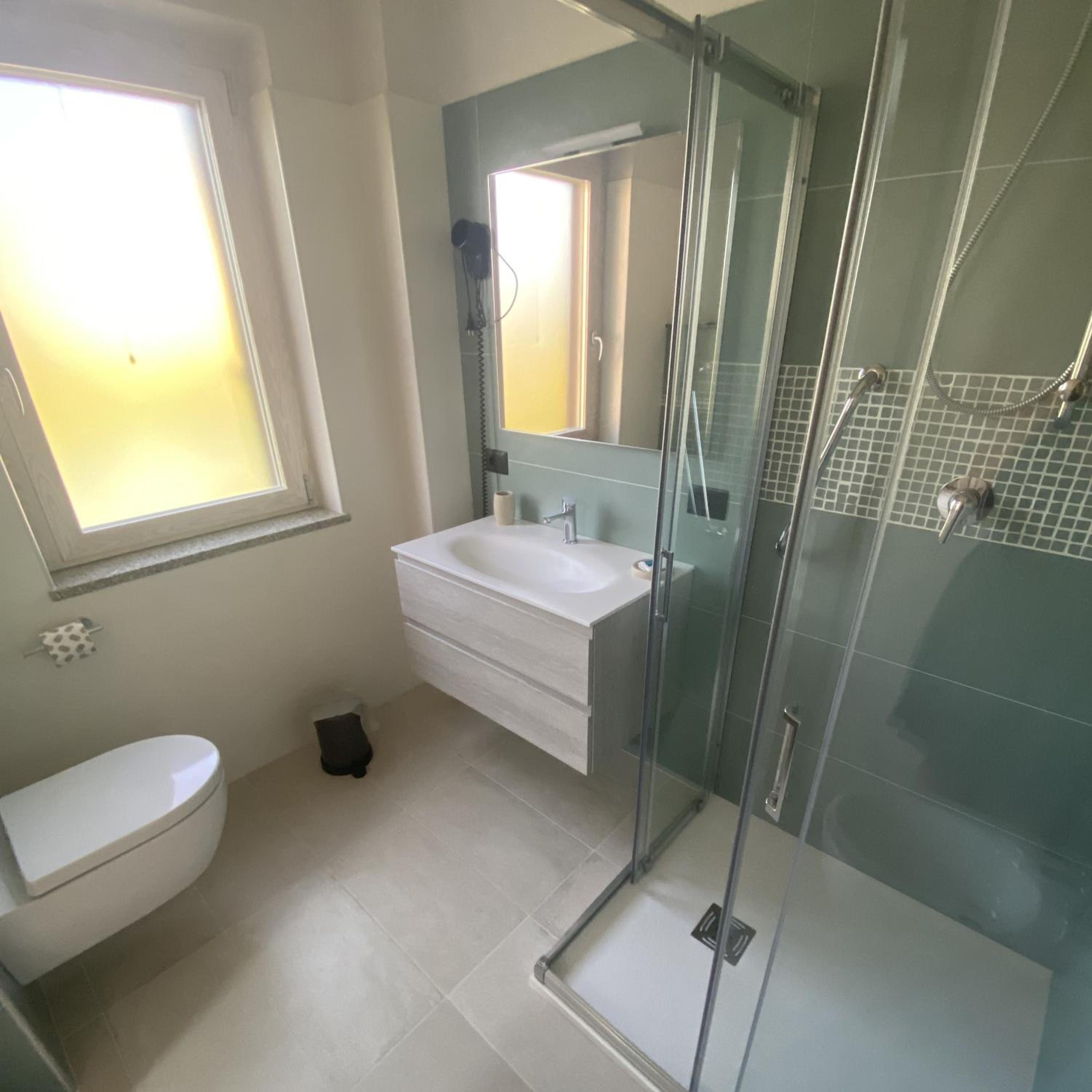 Double Room - Photo 12