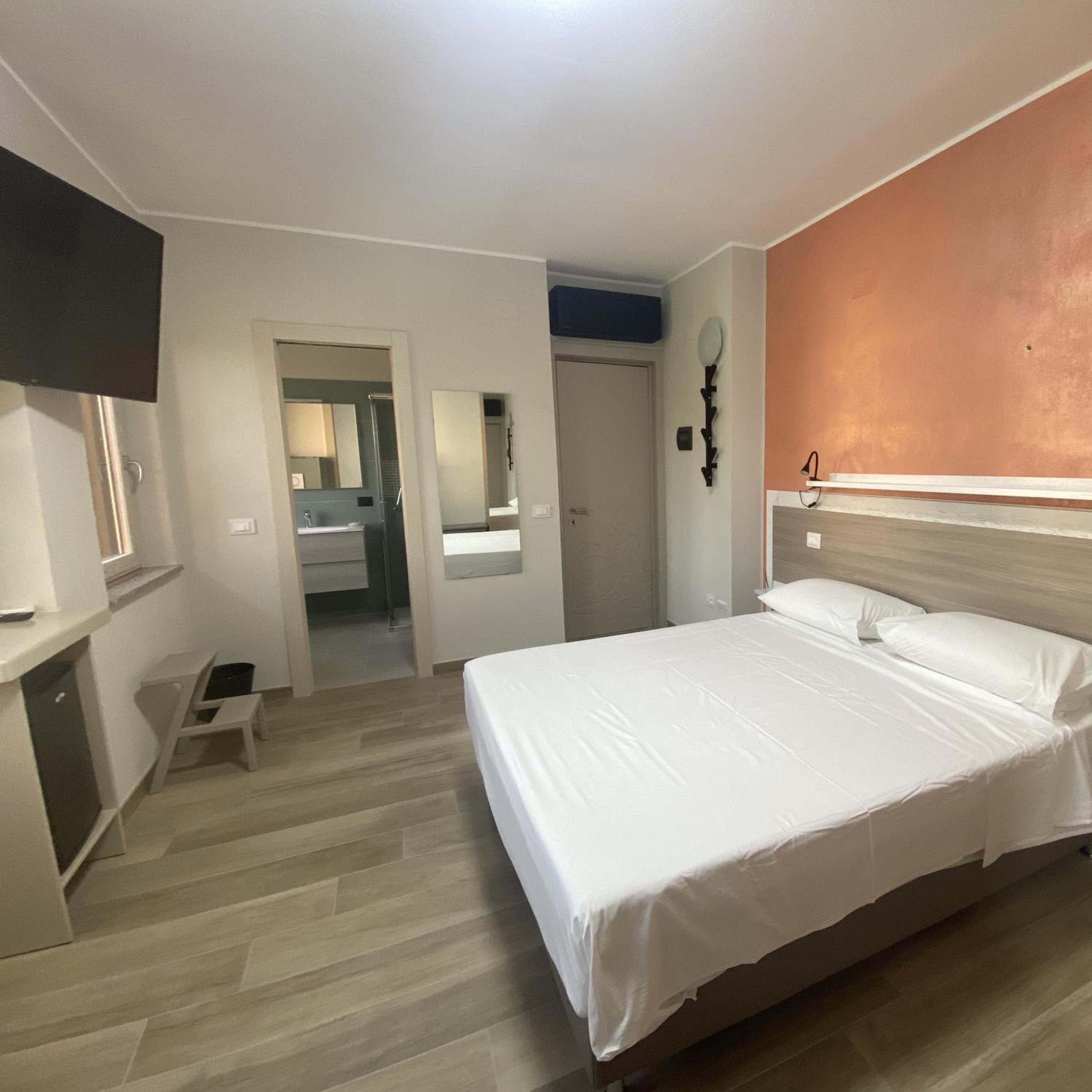Double Room - Photo 1