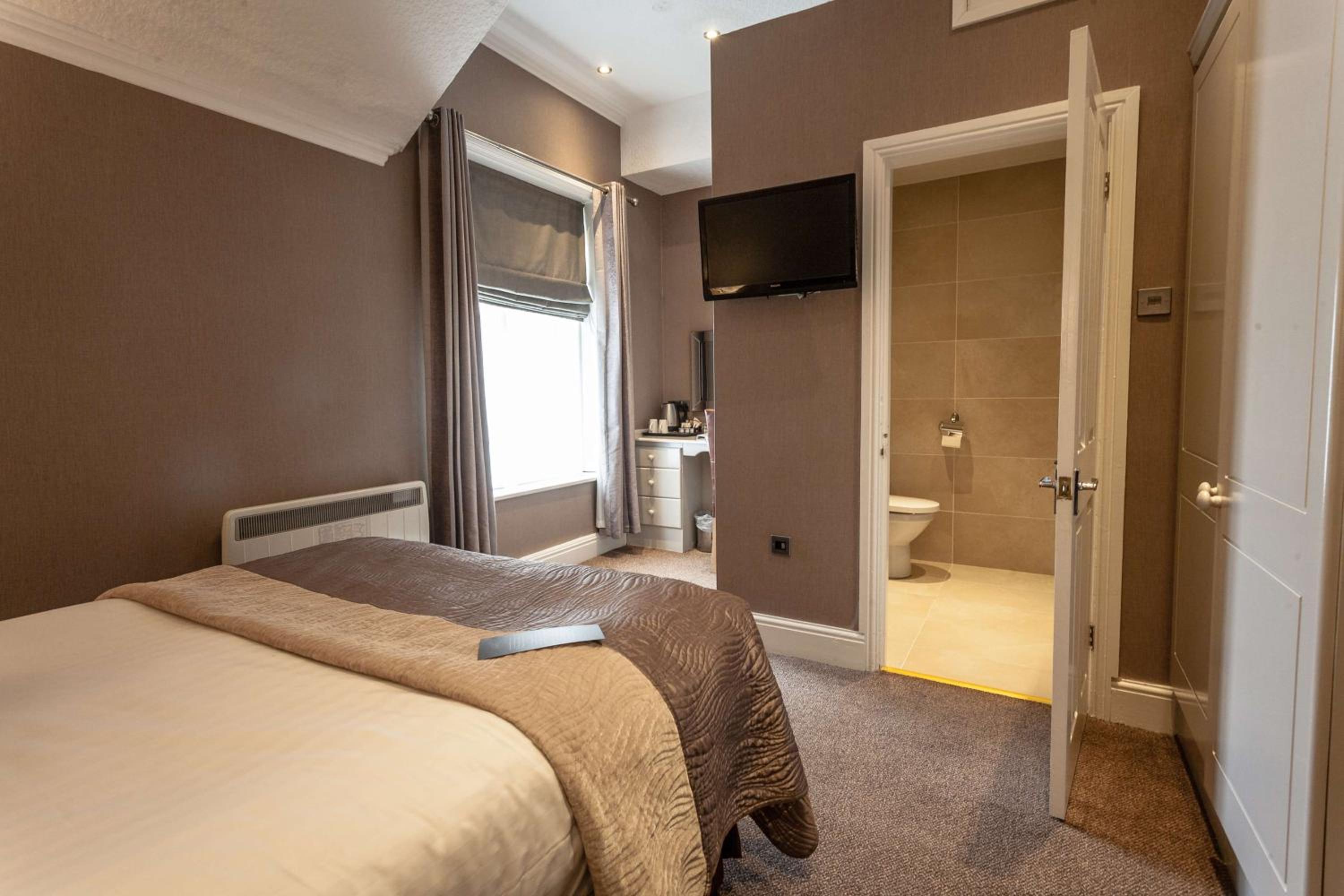 Standard Double Room - Photo 4