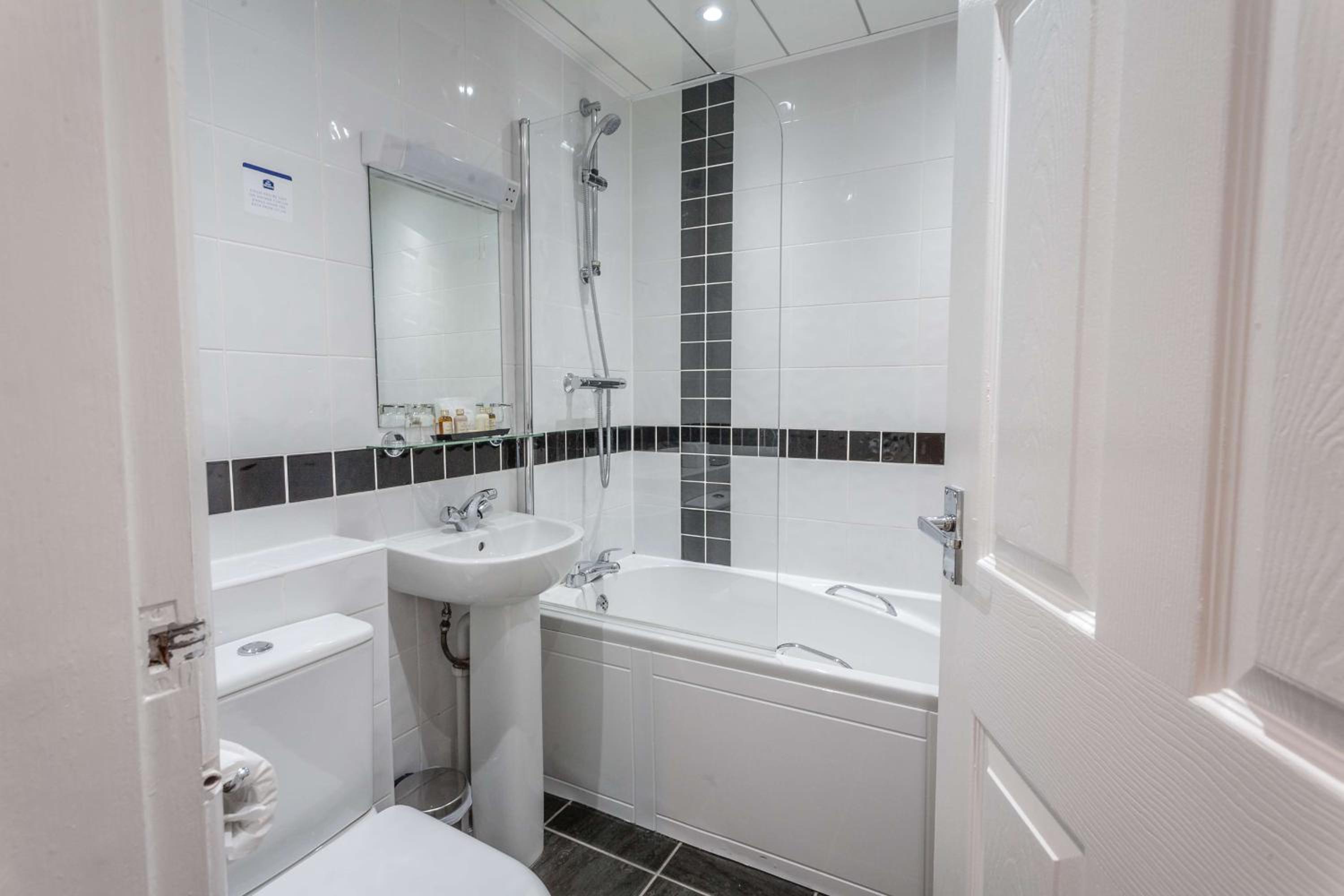 Standard Double Room - Photo 5