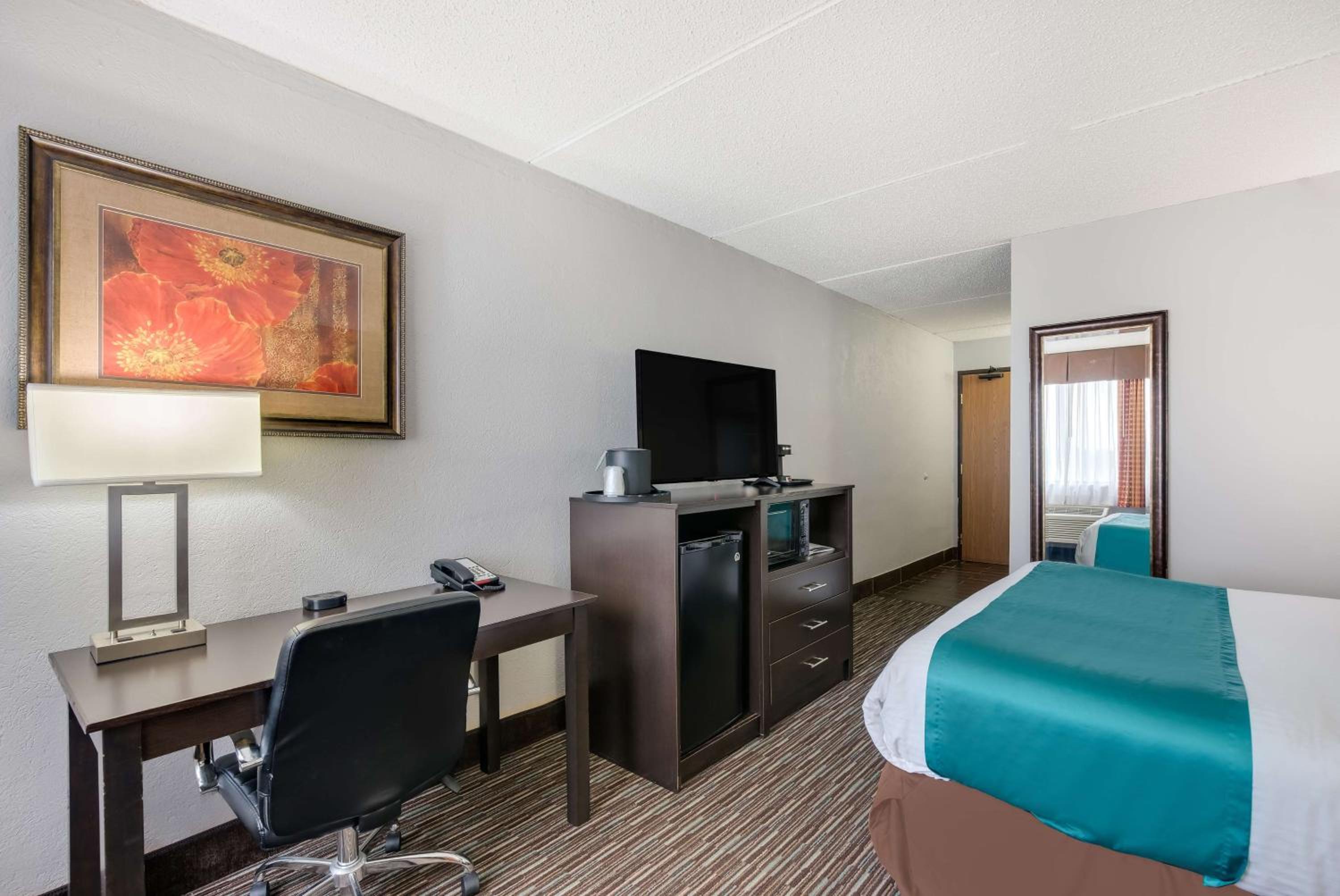 Queen Room - Disability Access/Non-Smoking photo 2