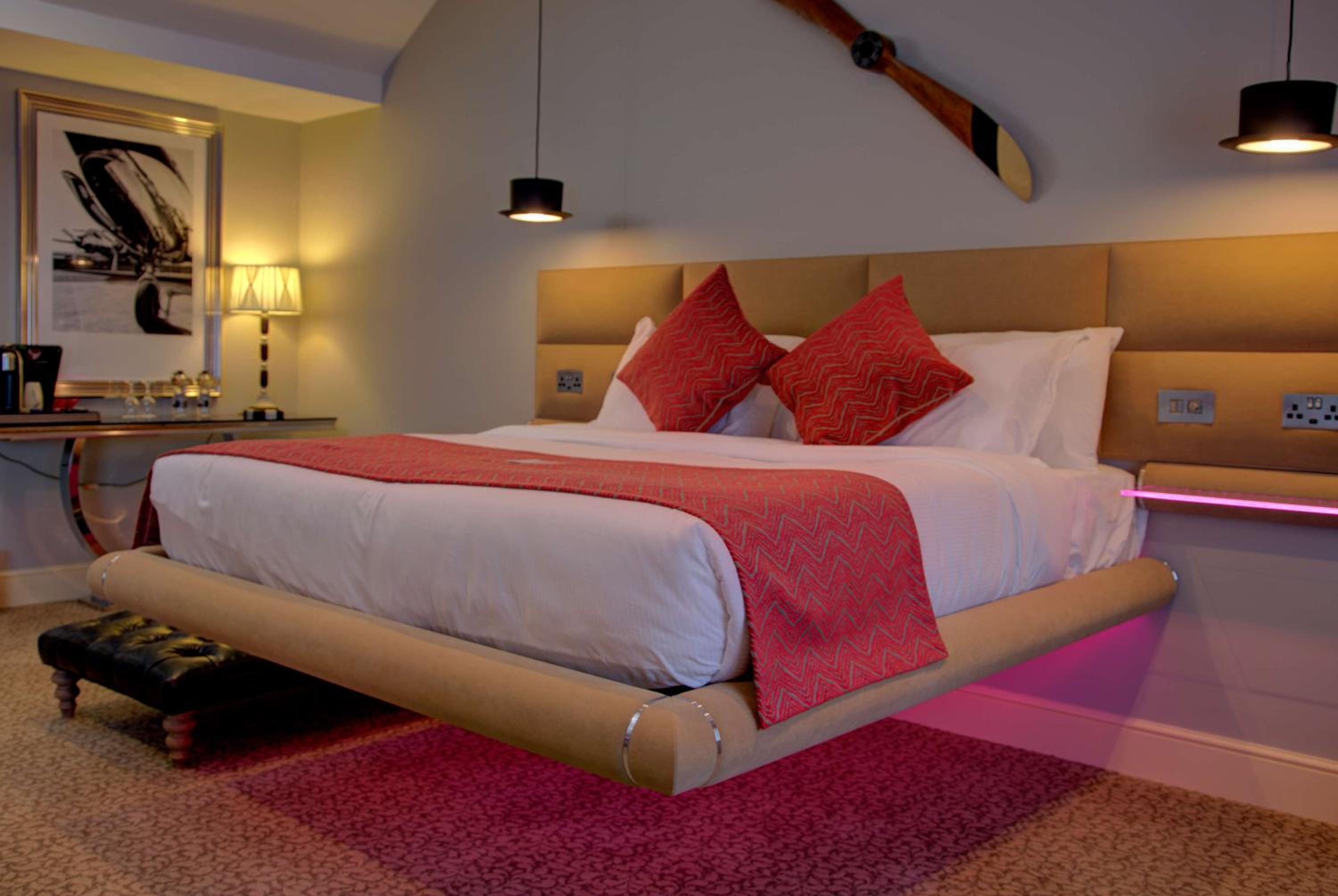 King Suite with Levitating Bed and Atrium Sauna - Photo 6