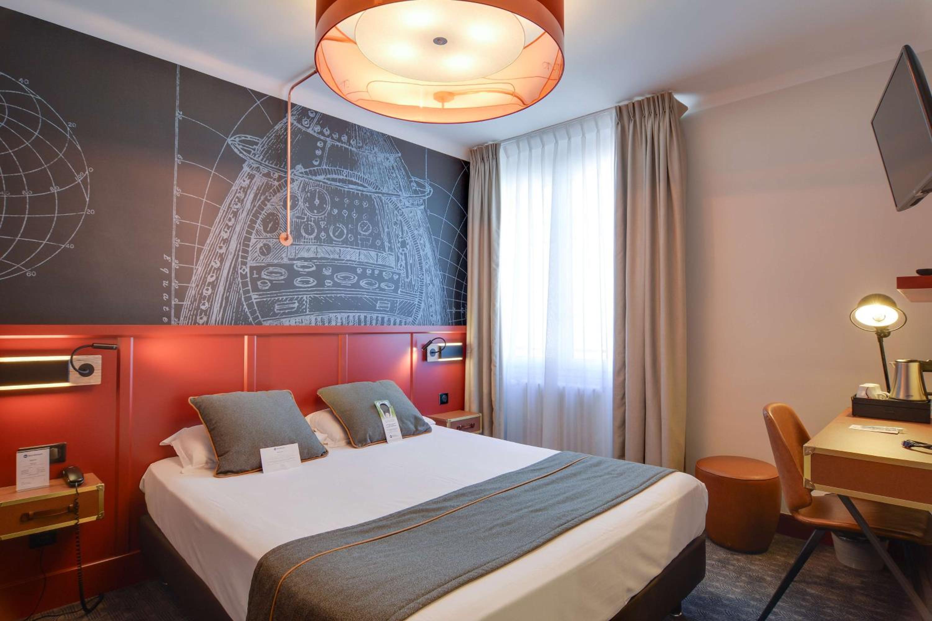 Comfort Queen Room without Air Condition - Photo 4