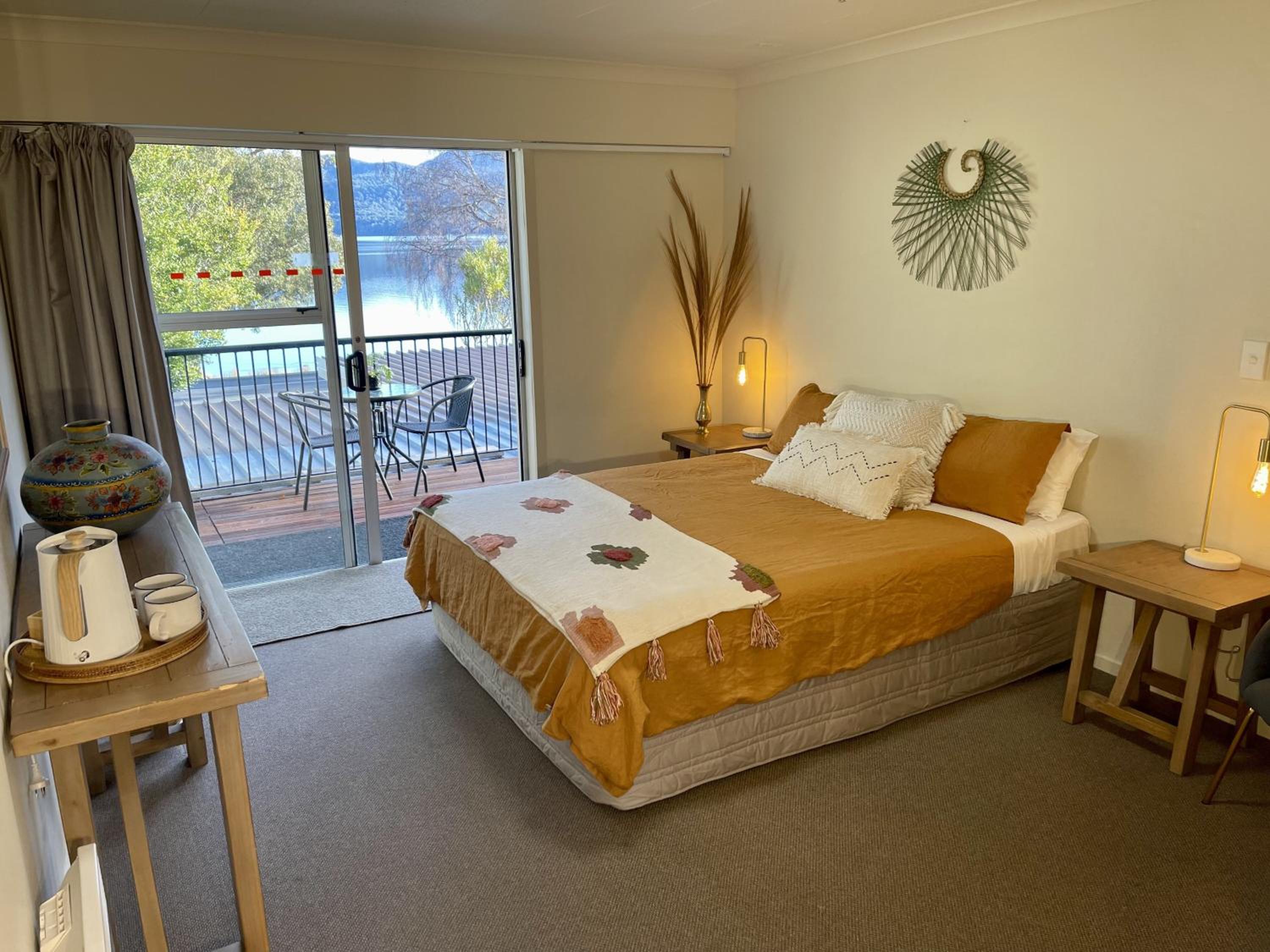 Double Room with Lake View photo 2
