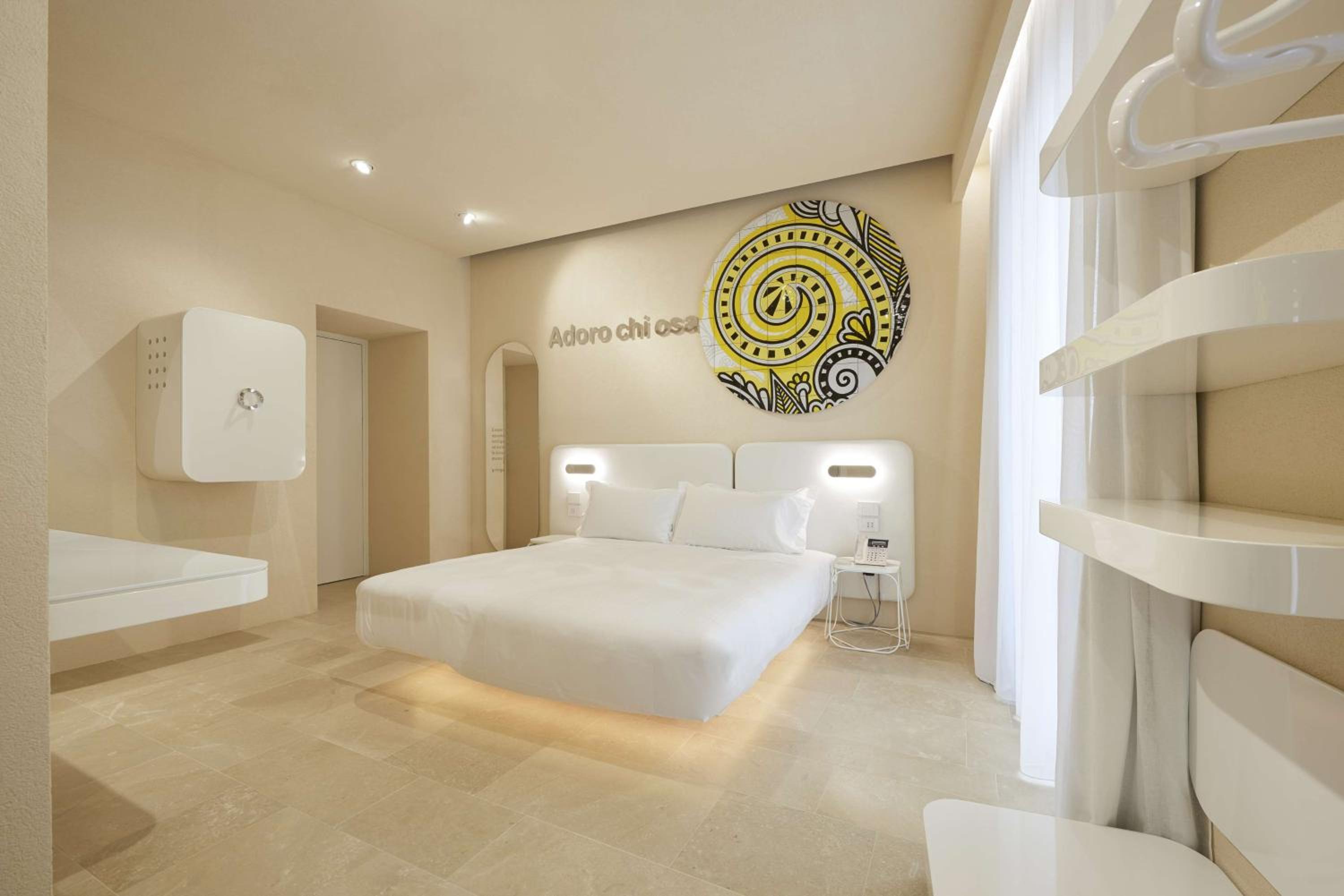 Deluxe Room - Photo 4
