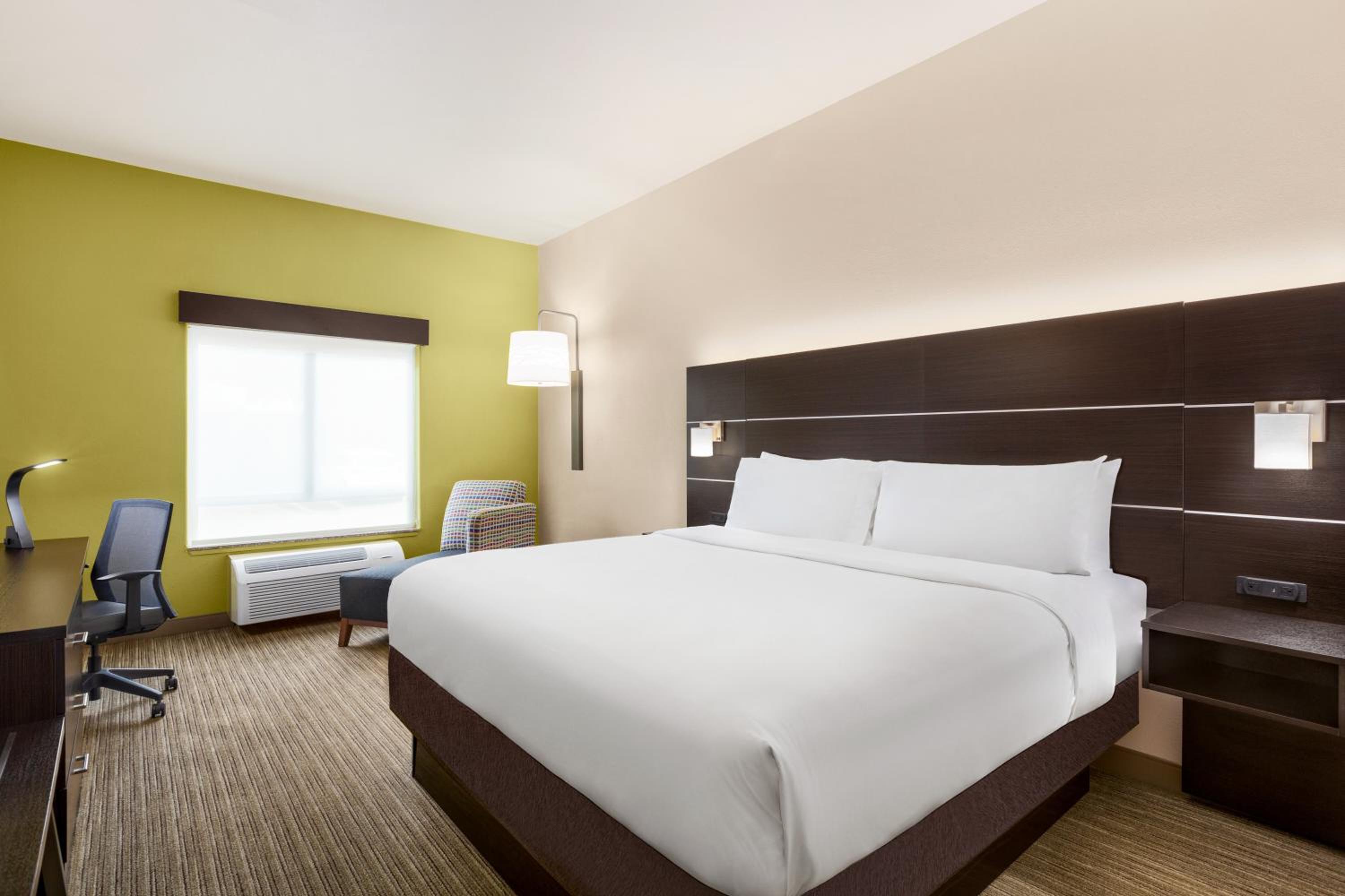Standard King Room - Communications Accessible