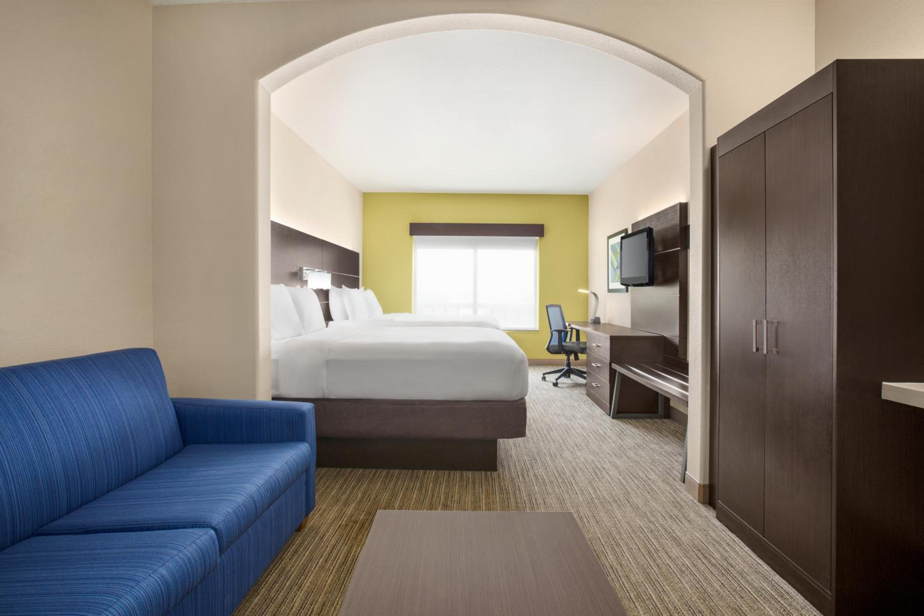 Queen Suite with Two Queen Beds