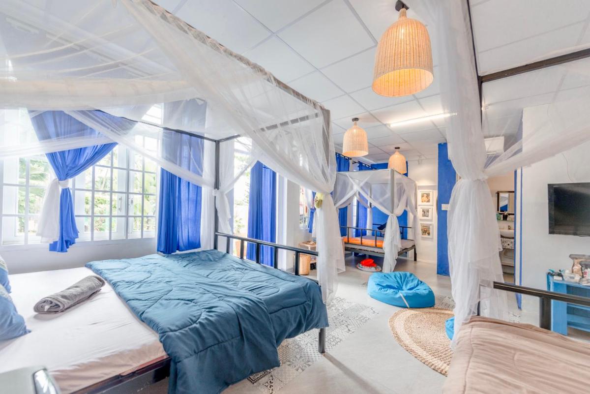 Mixed Dormitory Room photo 2