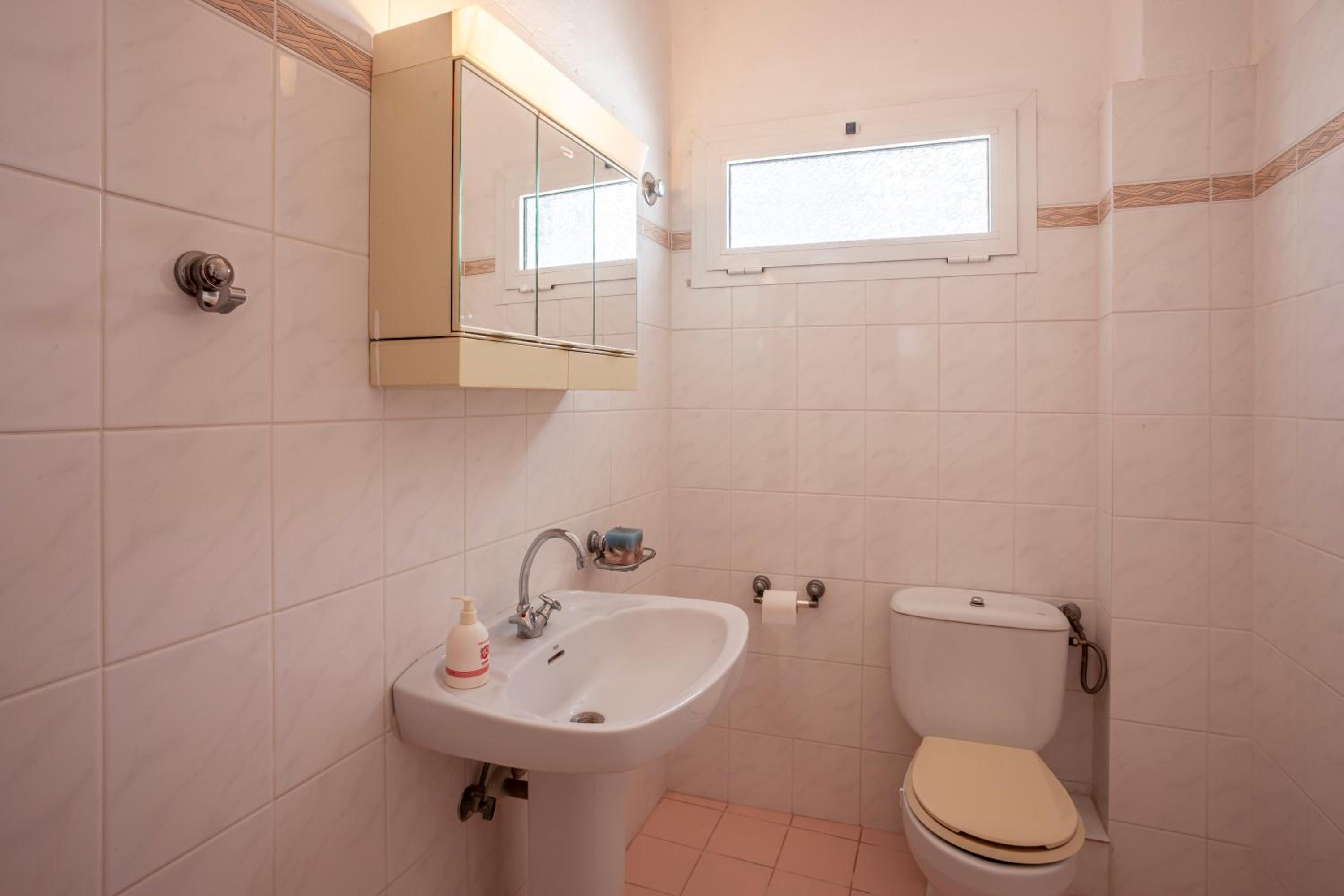 Two-Bedroom House photo 3
