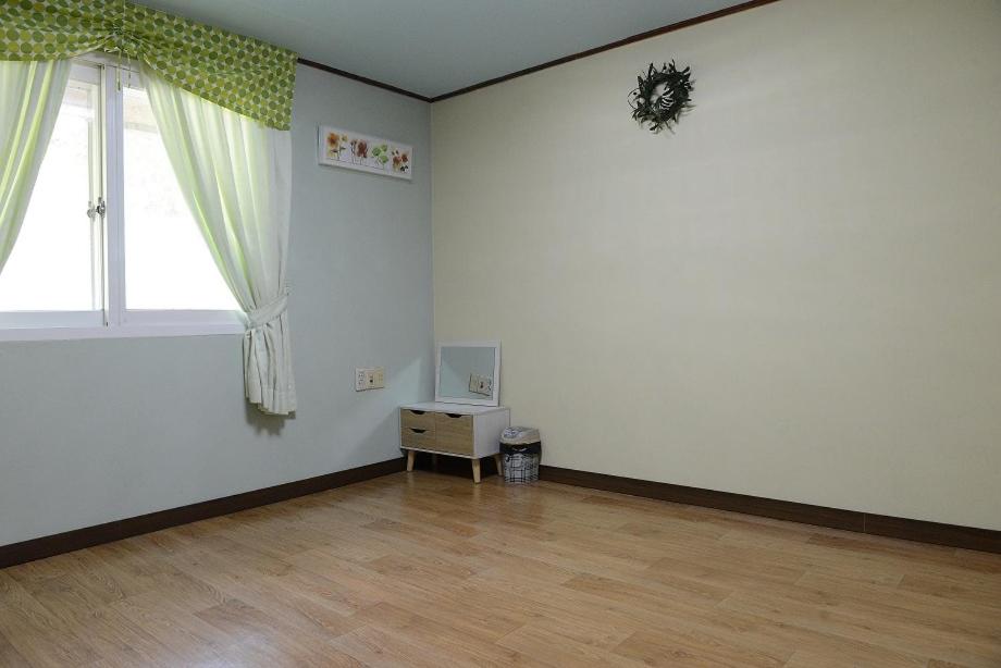 Two-Bedroom Townhouse - Photo 6