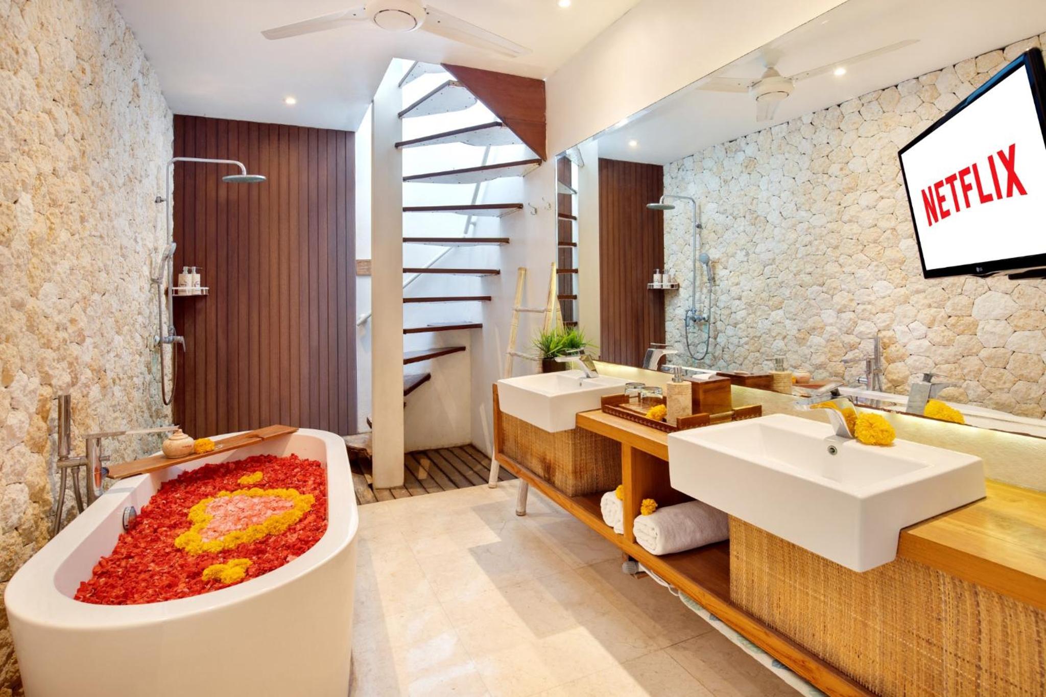 One-Bedroom Villa with Private Pool - Photo 41