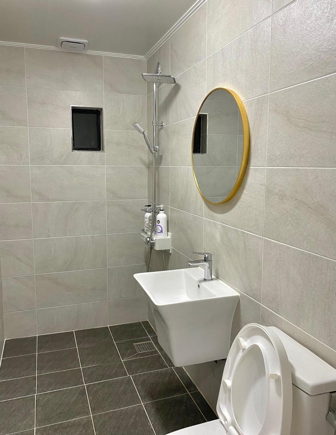 King Suite - Photo 11