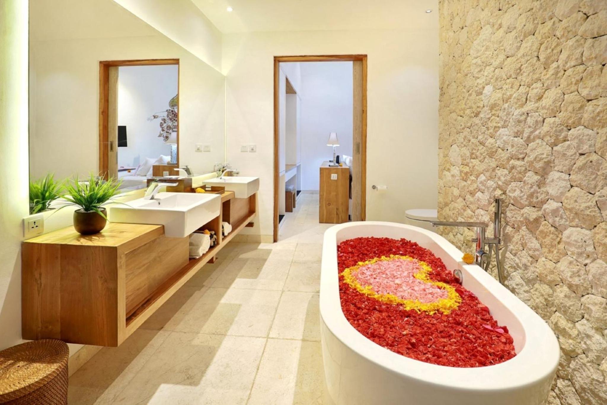 One-Bedroom Villa with Private Pool - Photo 33