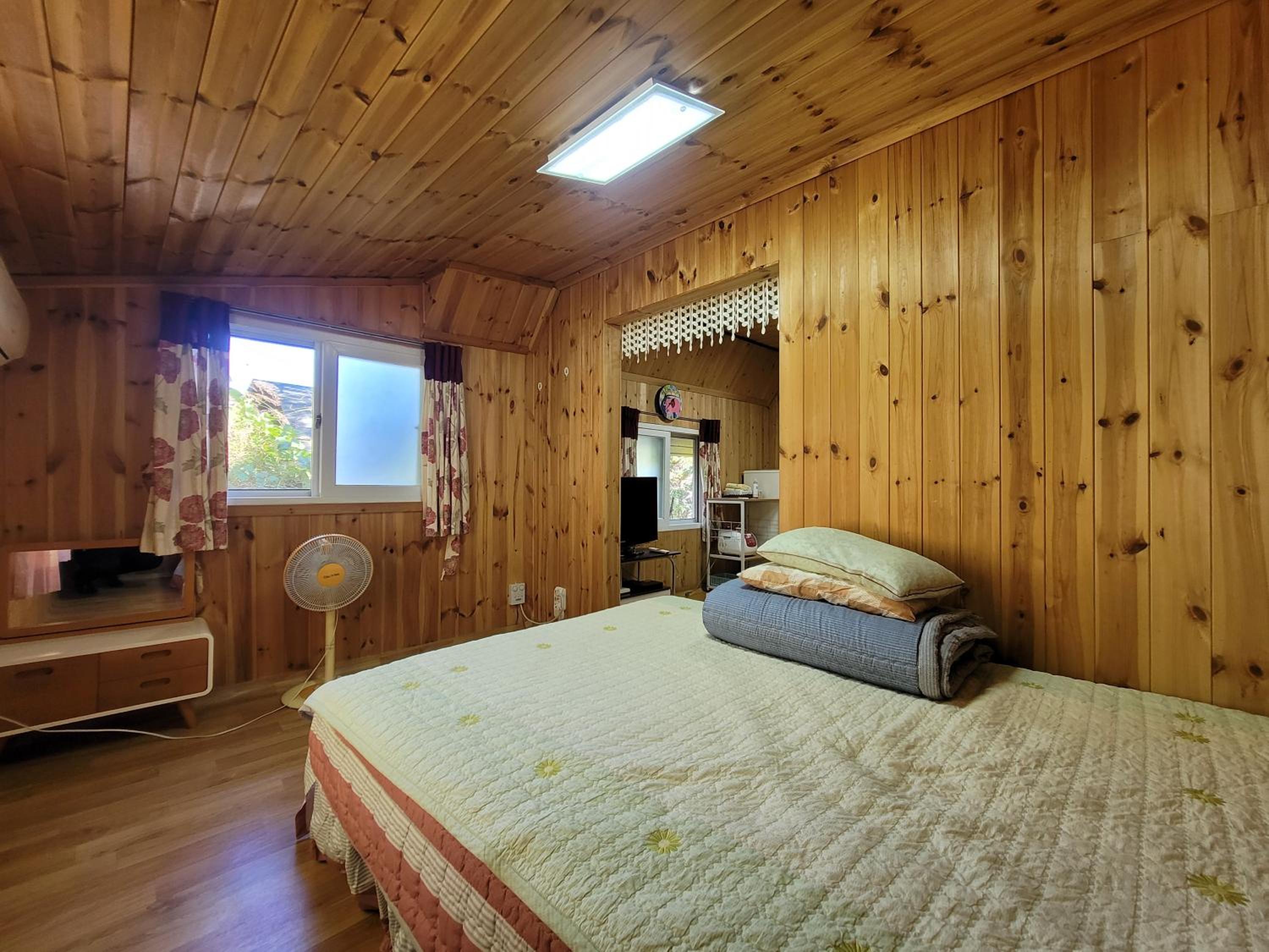 Two-Bedroom House - Photo 8
