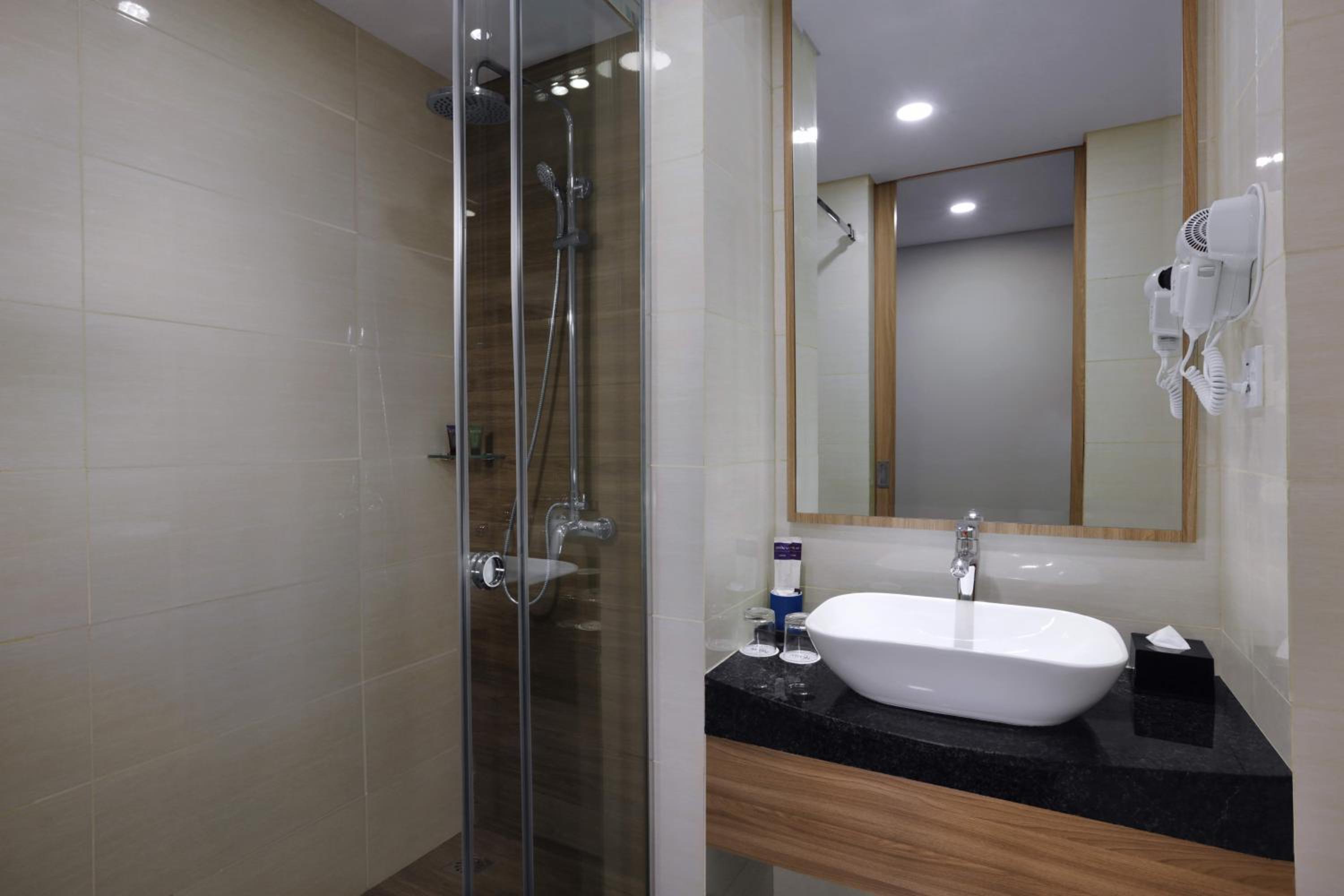 Deluxe Double or Twin Room - Photo 7