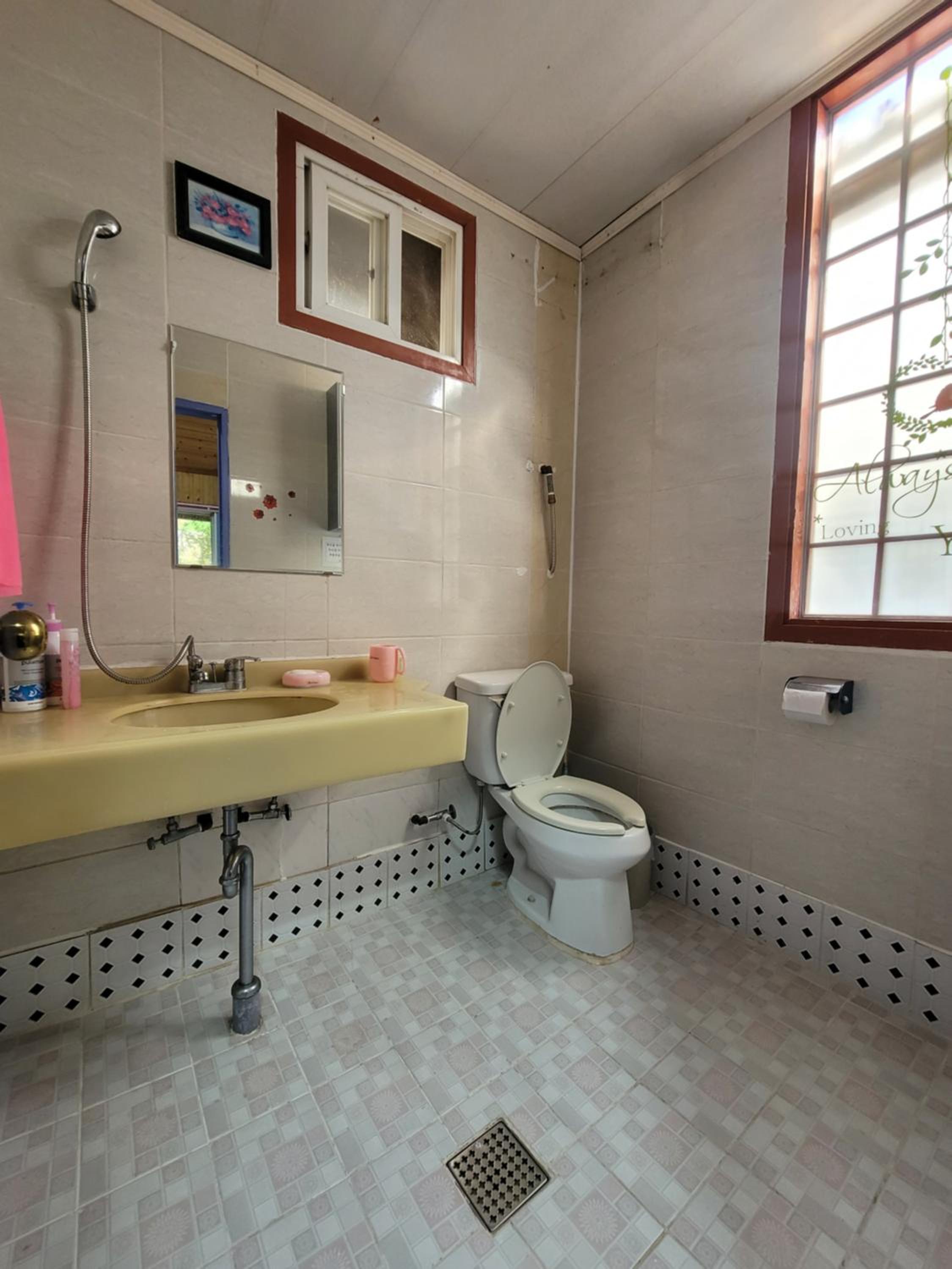 One-Bedroom House - Photo 7