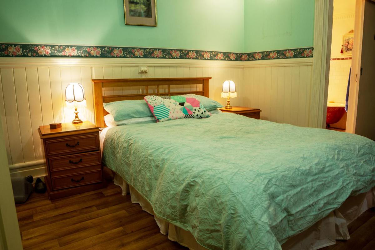 Deluxe King Room photo 2