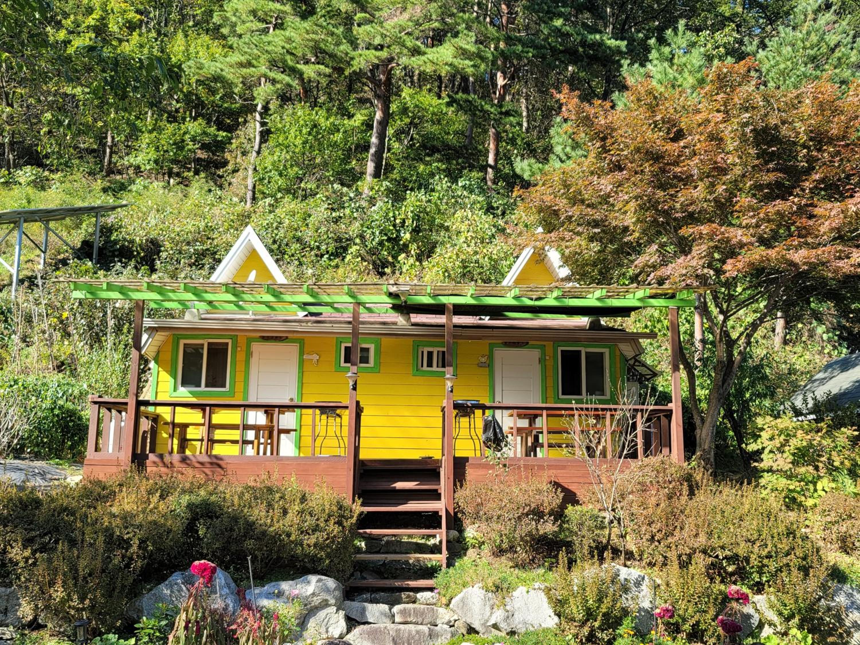 One-Bedroom House - Photo 11