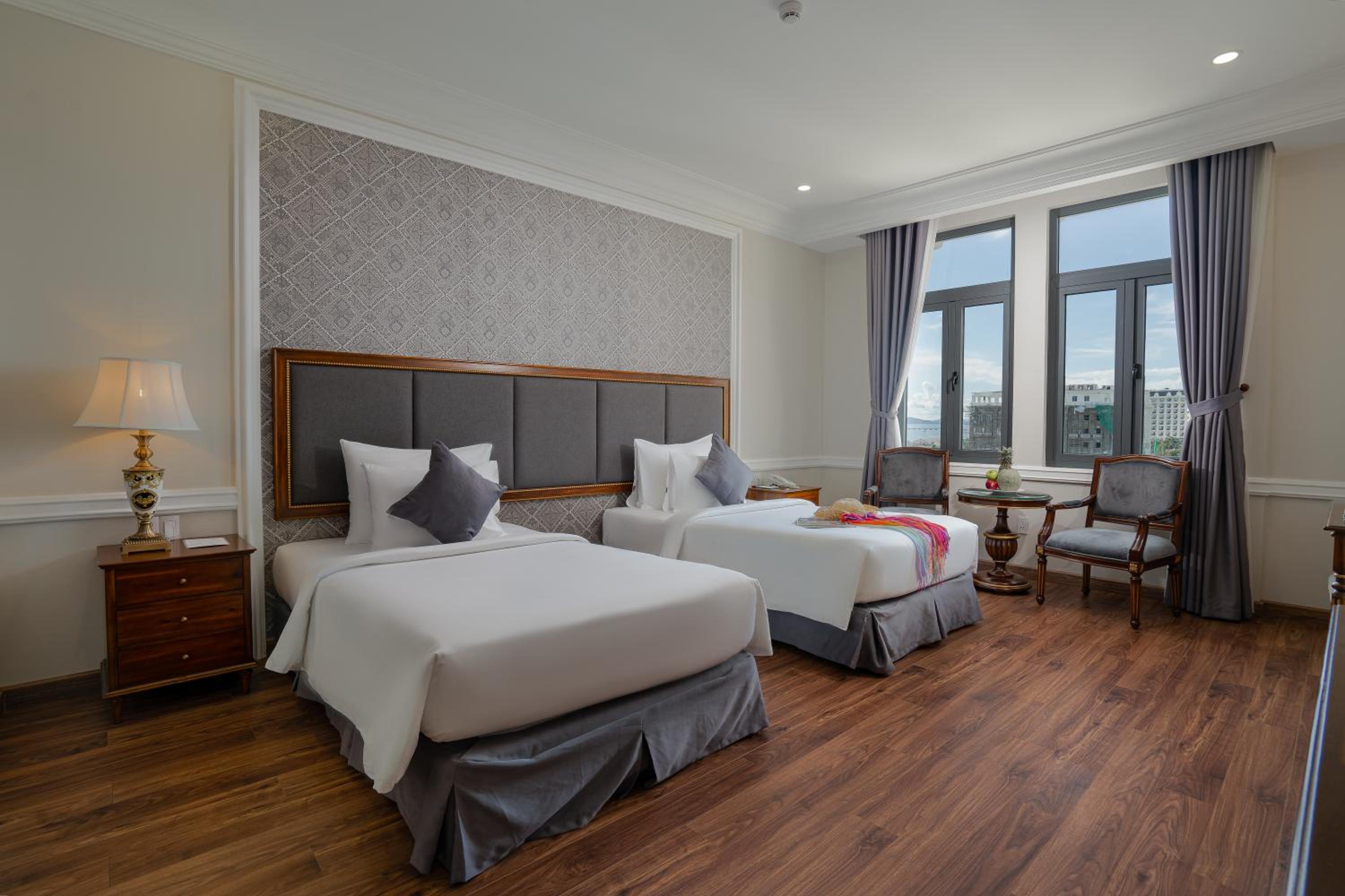 Twin Room with City View - Photo 3
