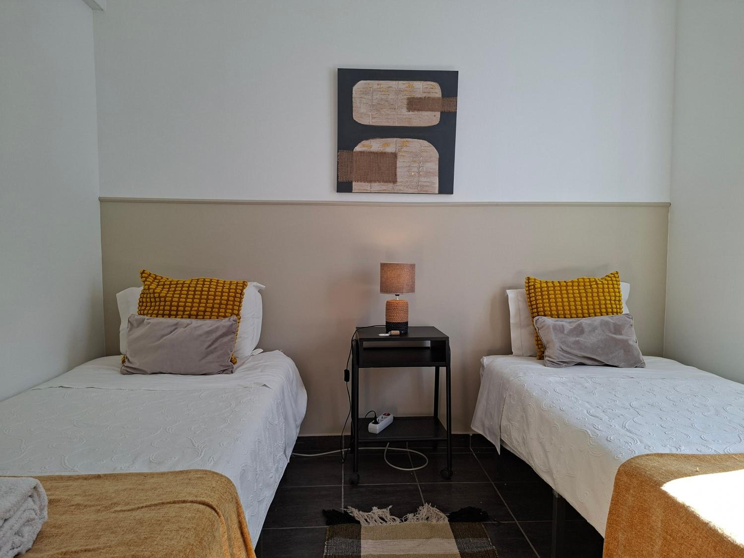 Standard Twin Room with Shared Bathroom photo 3