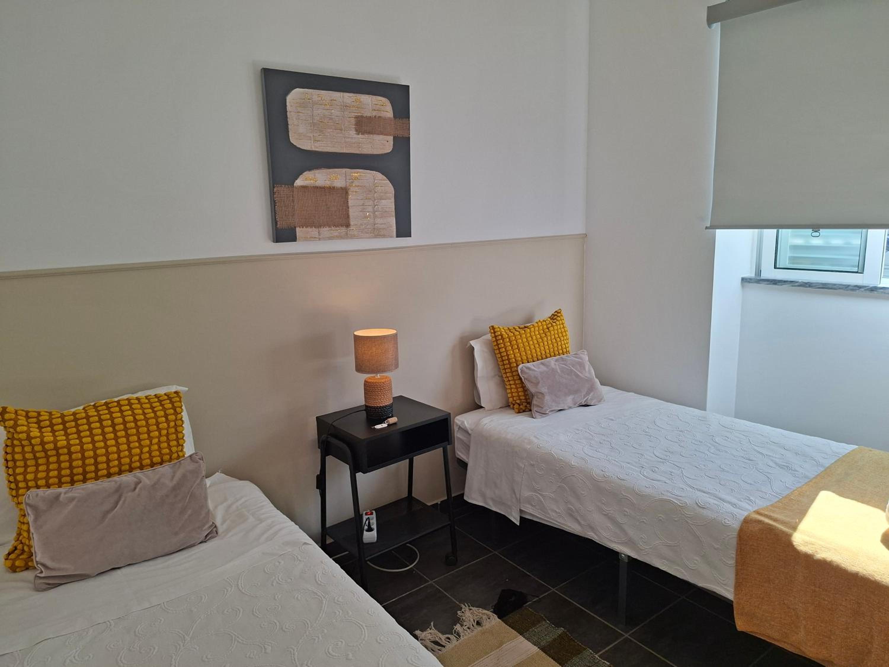 Standard Twin Room with Shared Bathroom photo 2