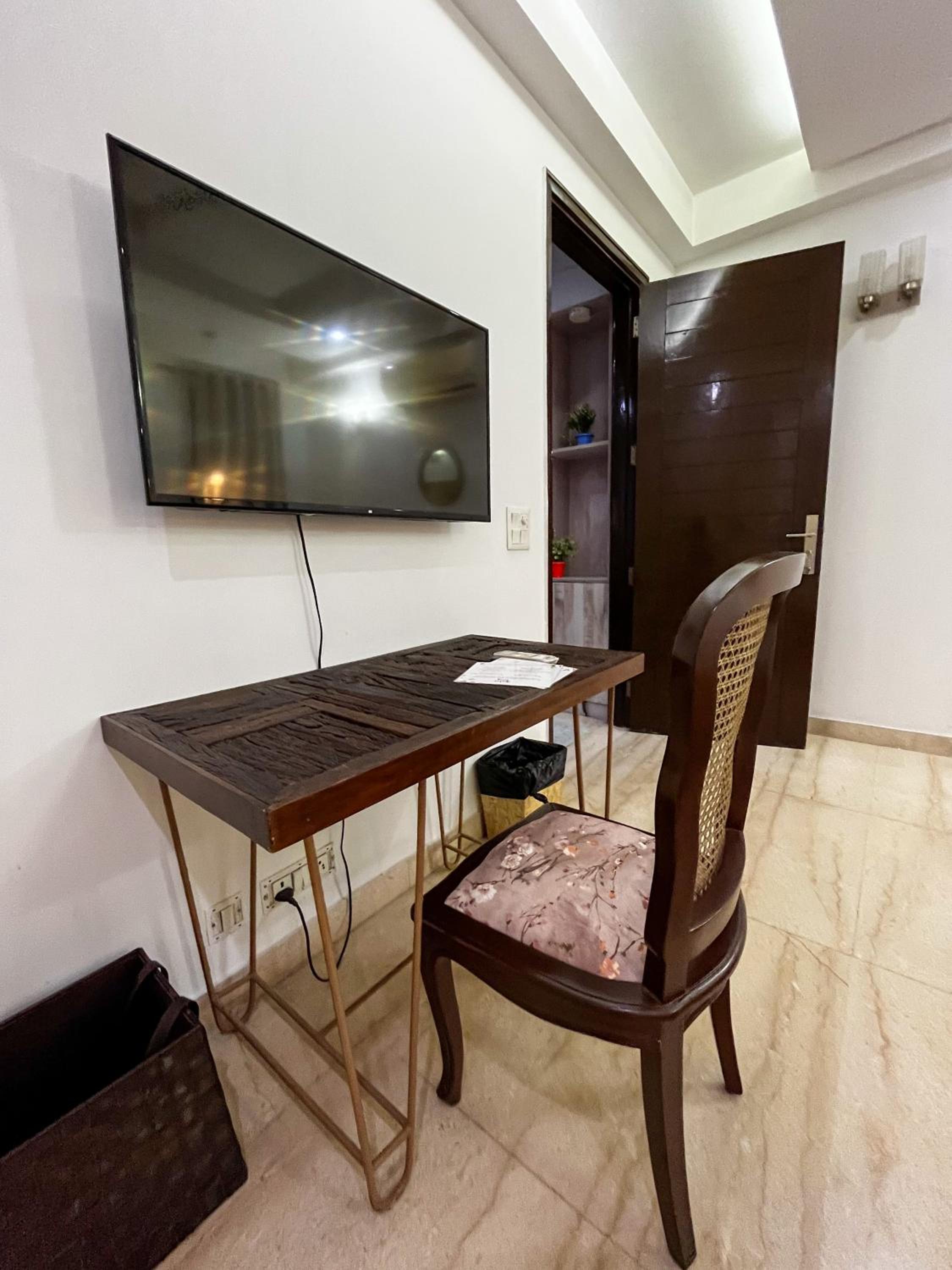 Superior King Room - Photo 25