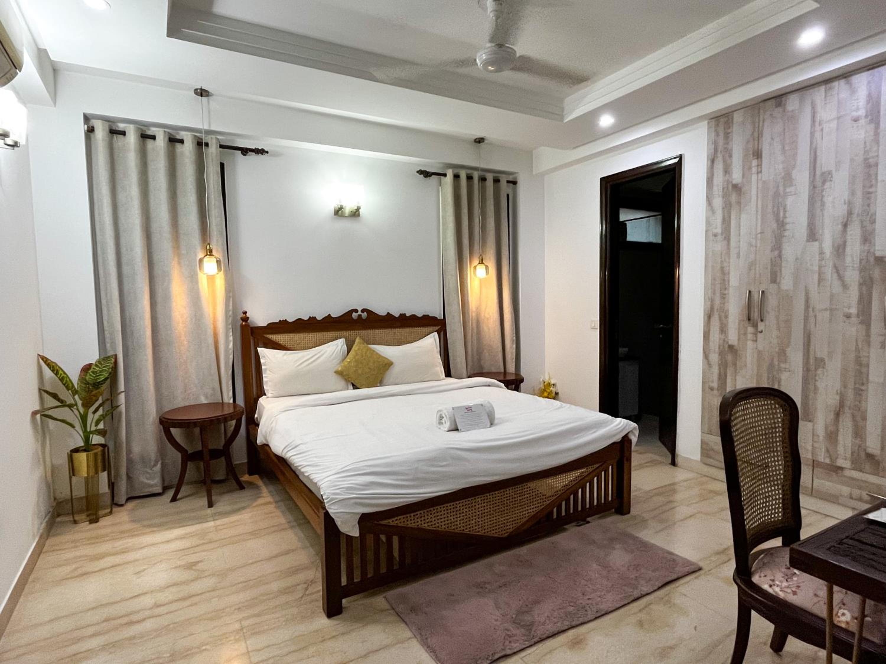 Superior King Room - Photo 24