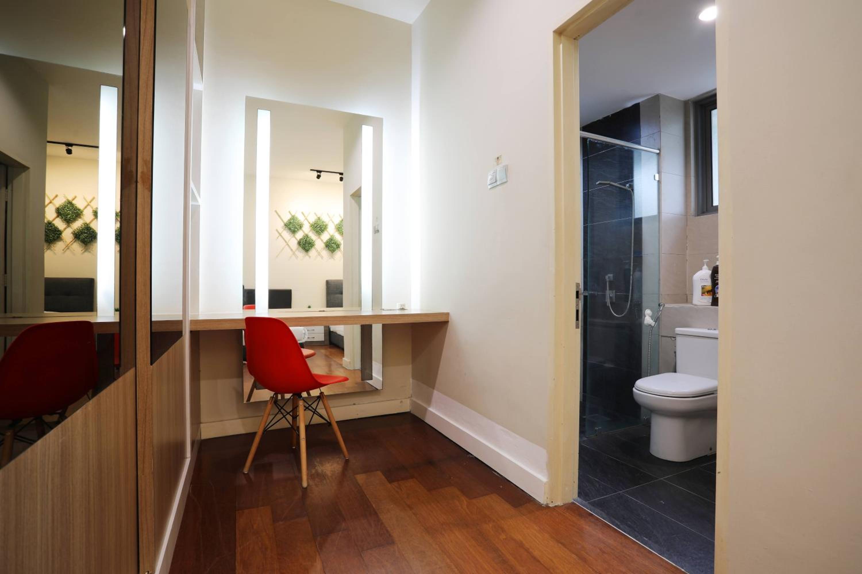 Two-Bedroom Apartment - Photo 4