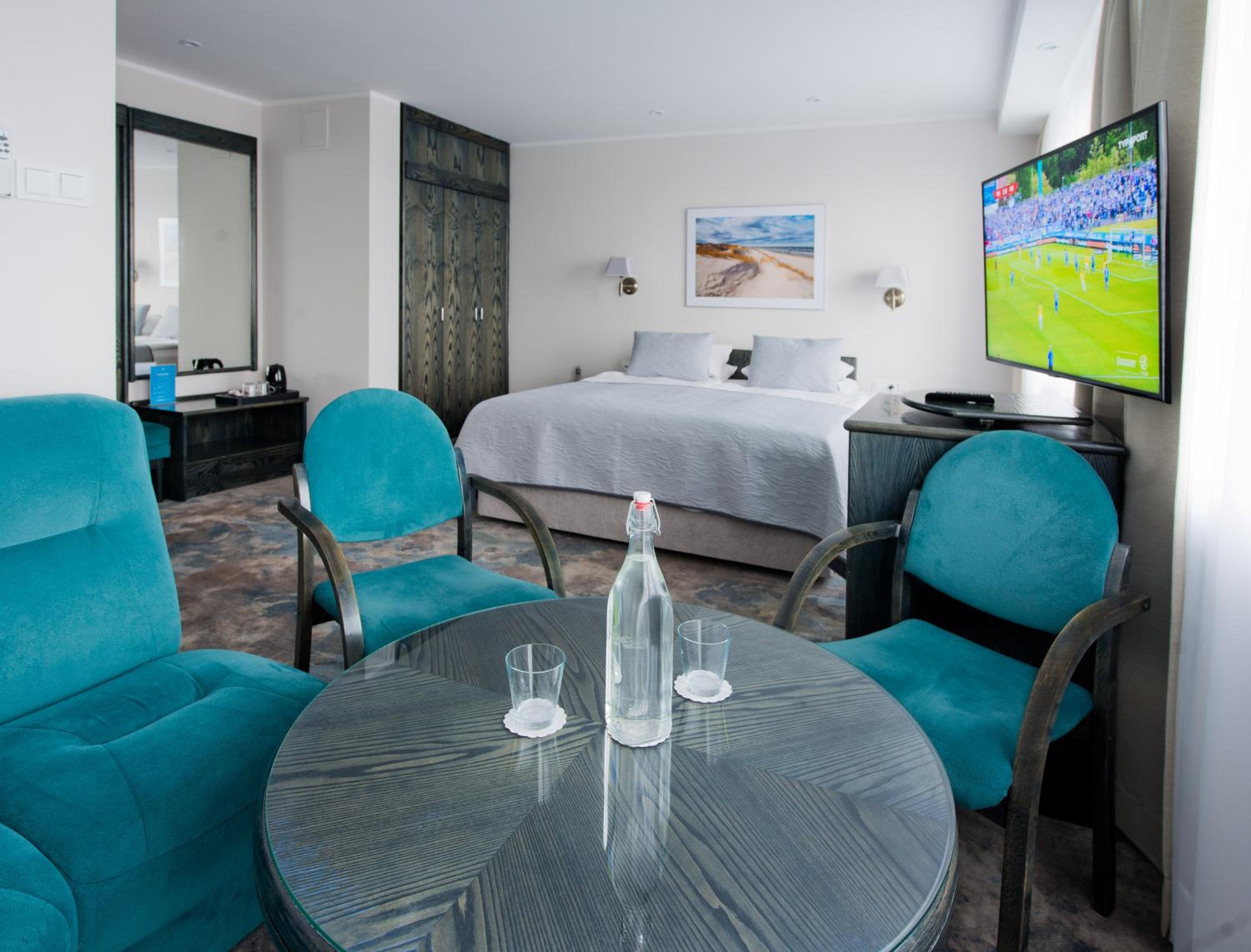 Deluxe Double Room with Balcony photo 2