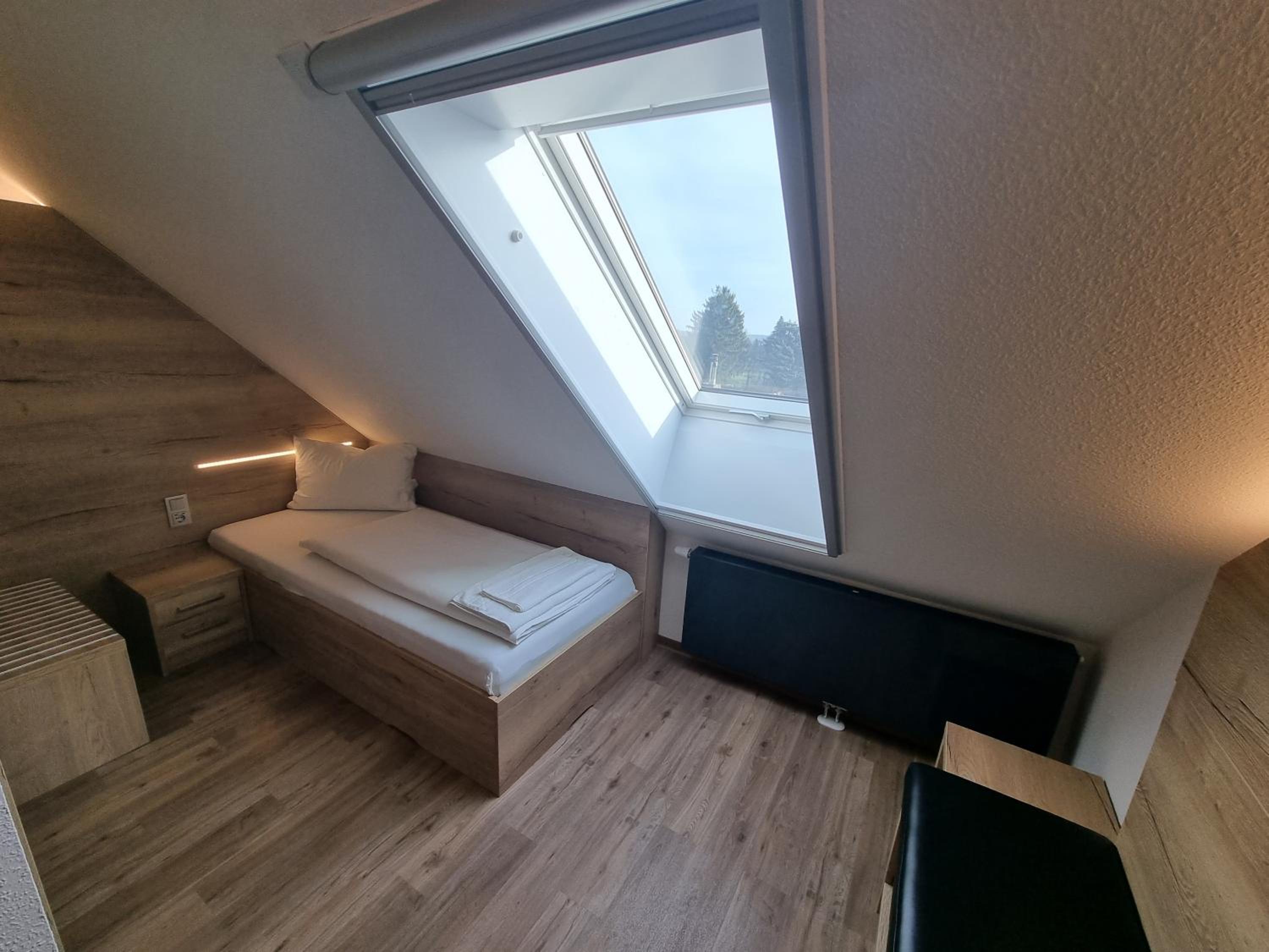 Single Room photo 2
