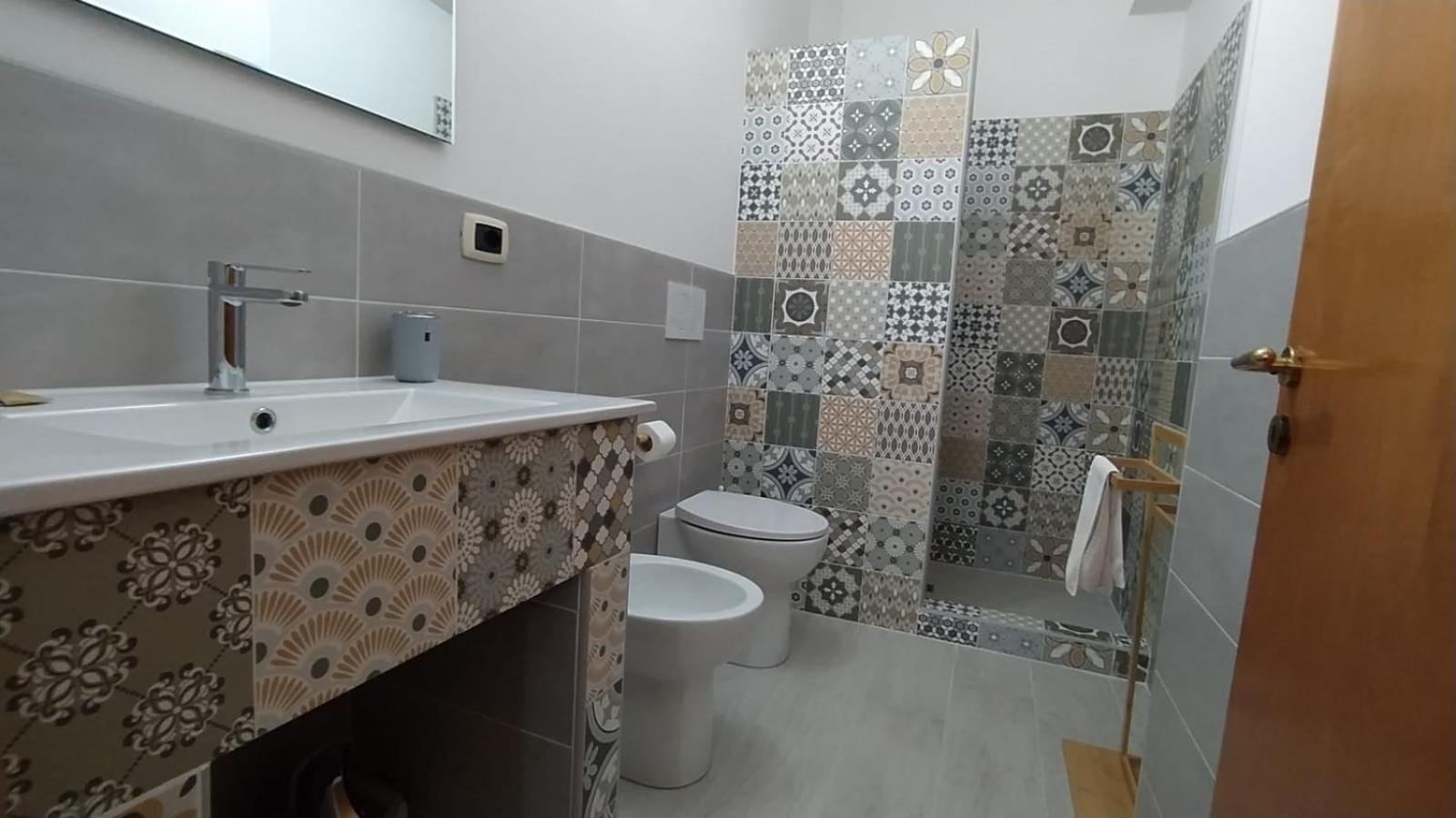 Large Double Room photo 1