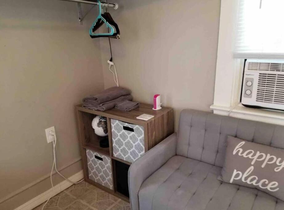One-Bedroom House - Photo 4