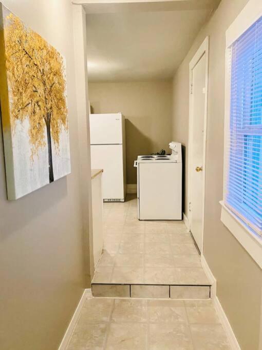 One-Bedroom House - Photo 11