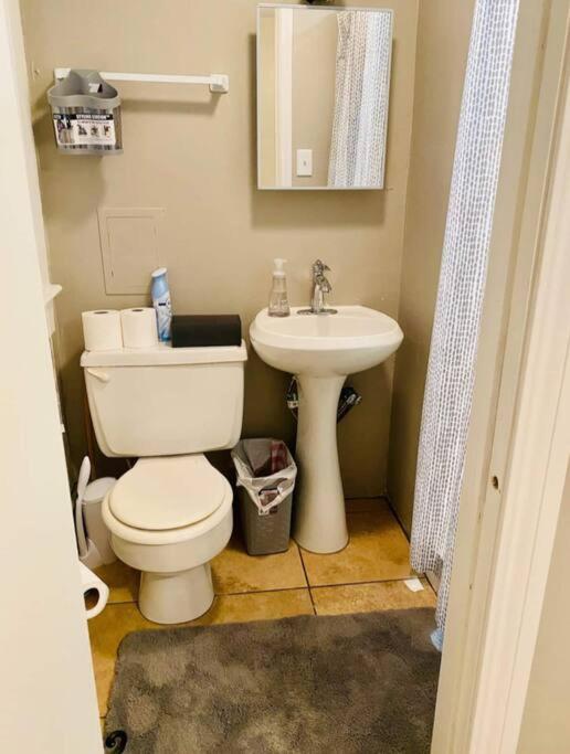 One-Bedroom House - Photo 21
