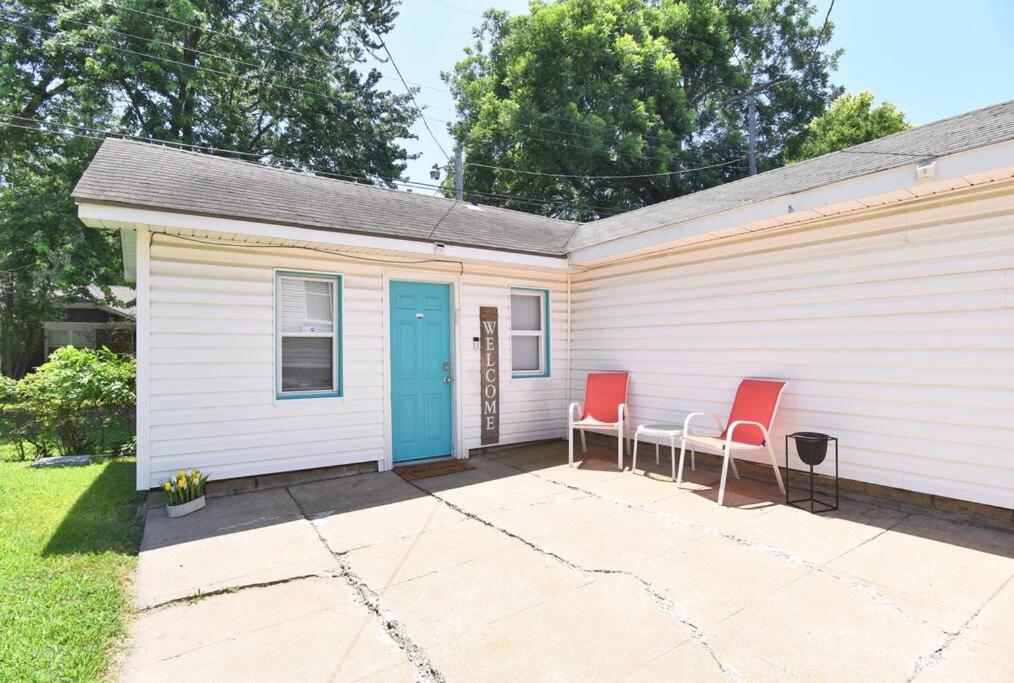 One-Bedroom House - Photo 24